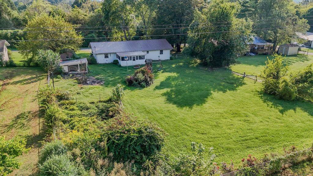 333 Price Circle, Spring City, TN 37381