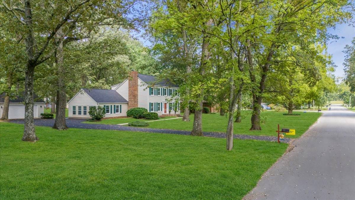 302 Marbeth Ln, Tullahoma, TN 37388