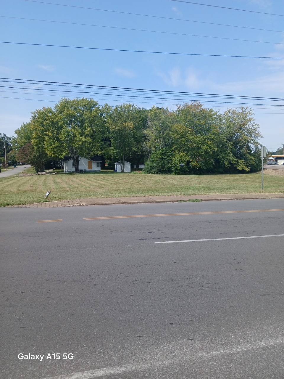 8 S Walnut St, Hohenwald, TN 38462