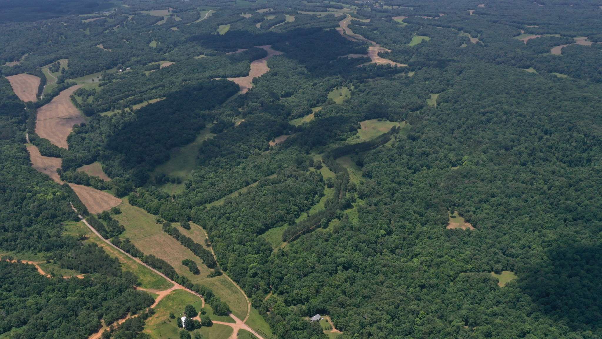 1092 Shoulder Strap Branch Rd, Vanleer, TN 37181