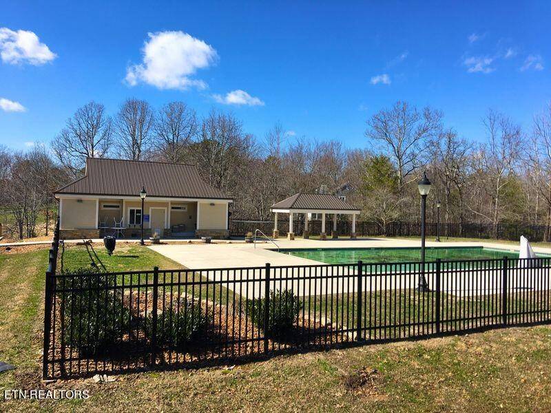 136 Fairhaven Drive, Crossville, TN 38558