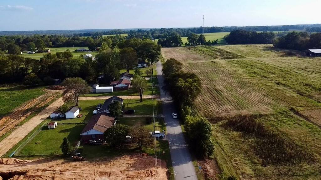 495 Rowland Mill Rd, Bruceton, TN 38317