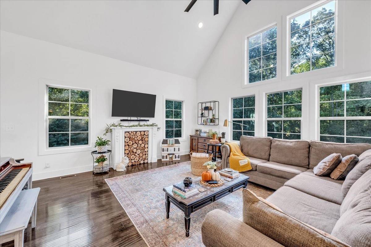 170 Briarwood Ln, Smithville, TN 37166