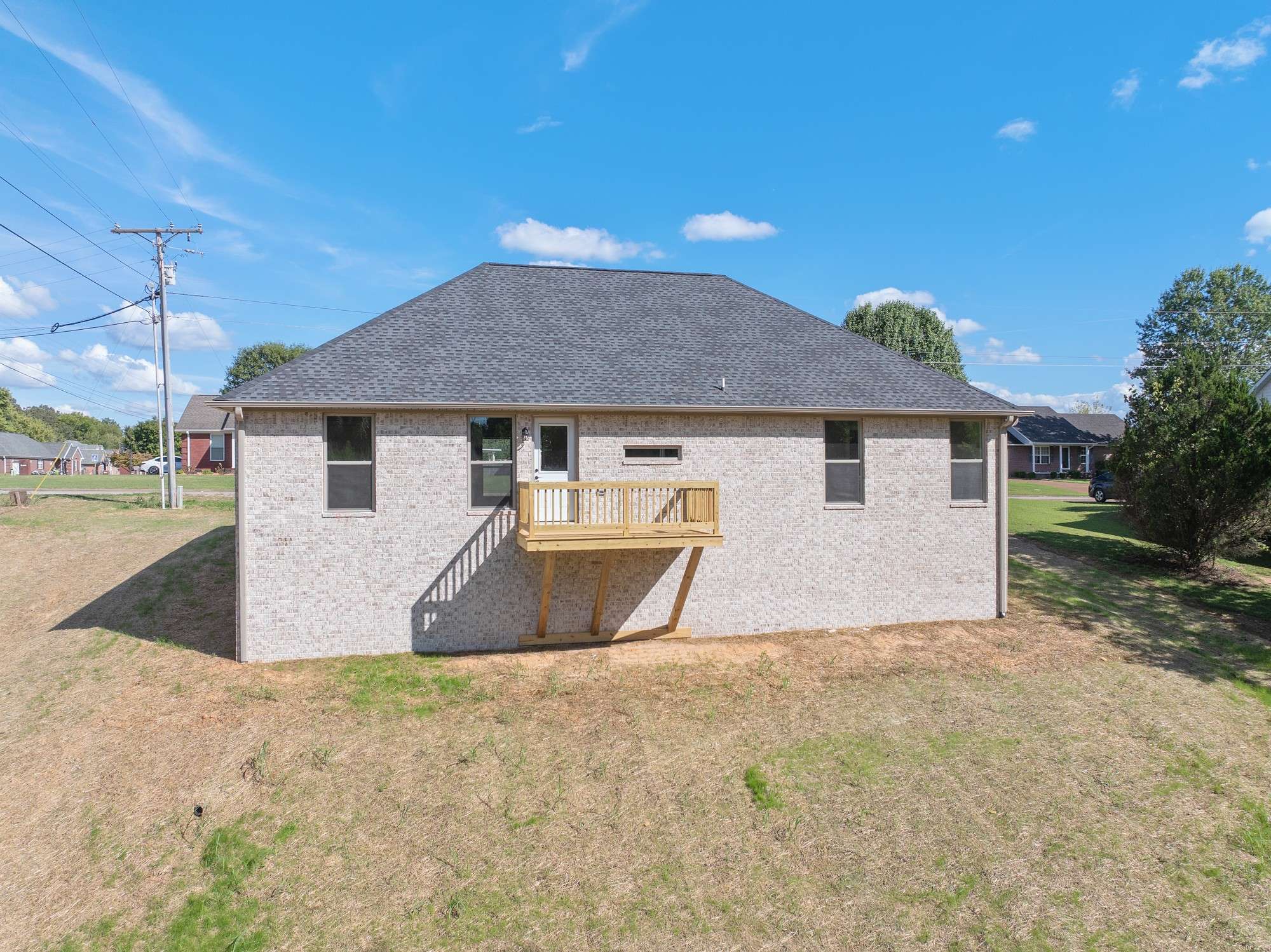 106 Derek Dr, Lexington, TN 38351