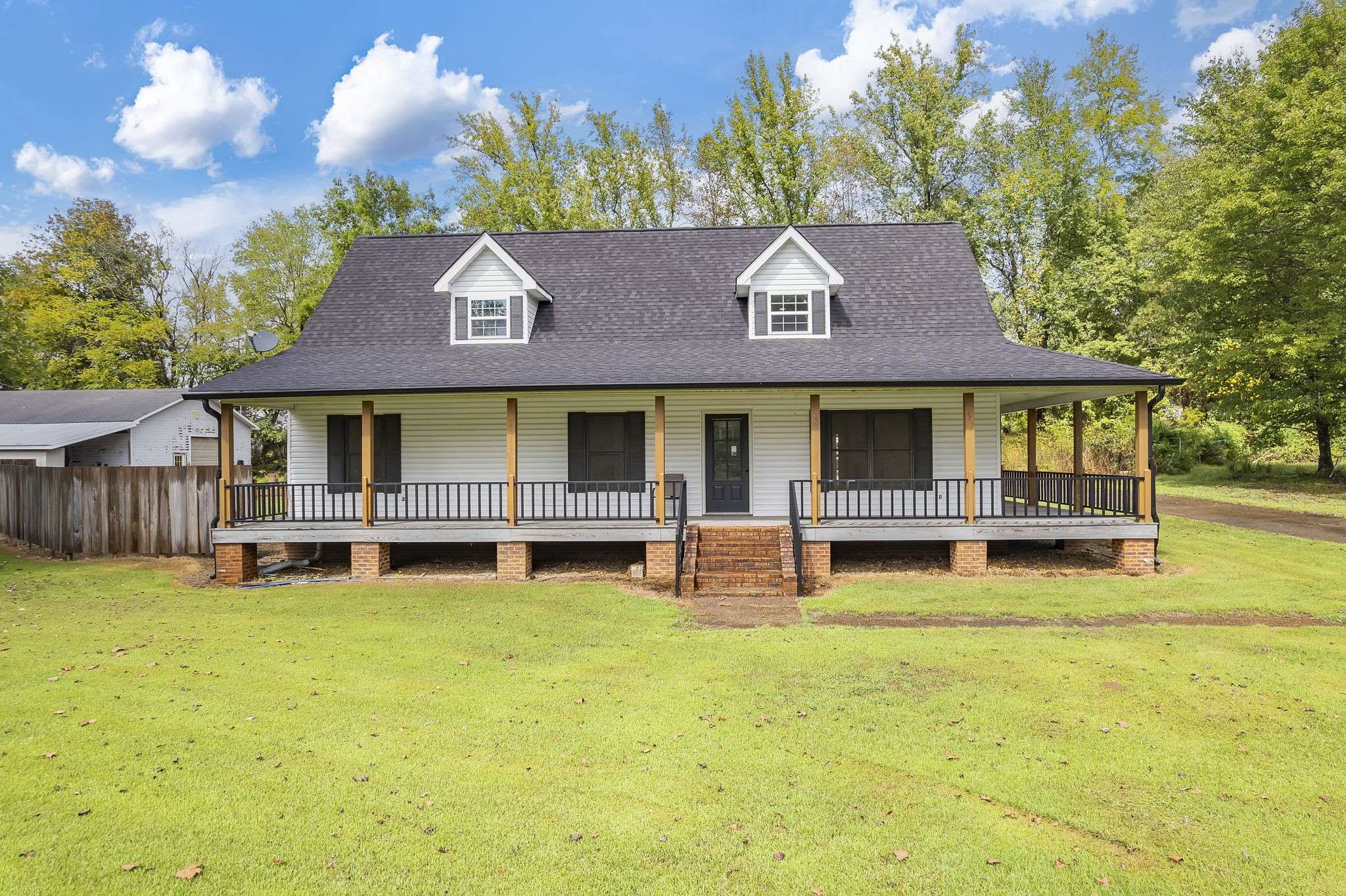 9475 Highway 100, Scotts Hill, TN 38374