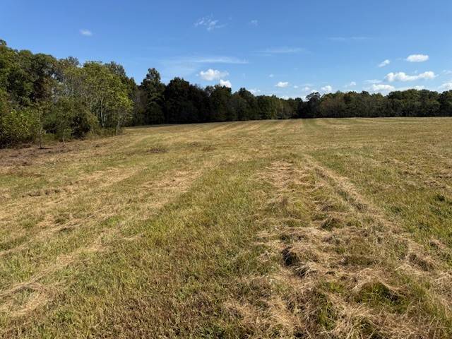 555 Smith Rd, Crossville, TN 38571