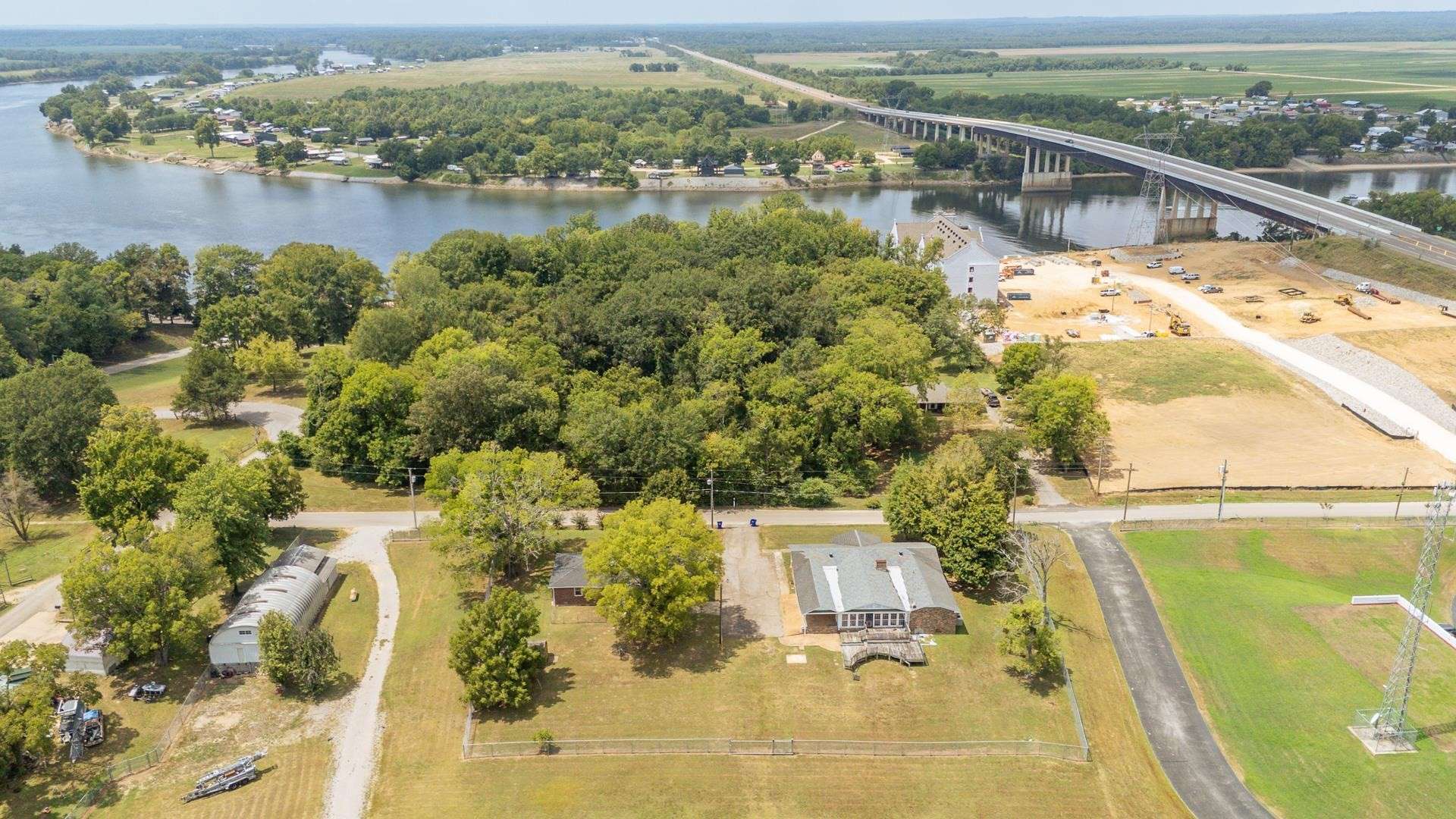 70 RIVERSIDE DR, Savannah, TN 38372