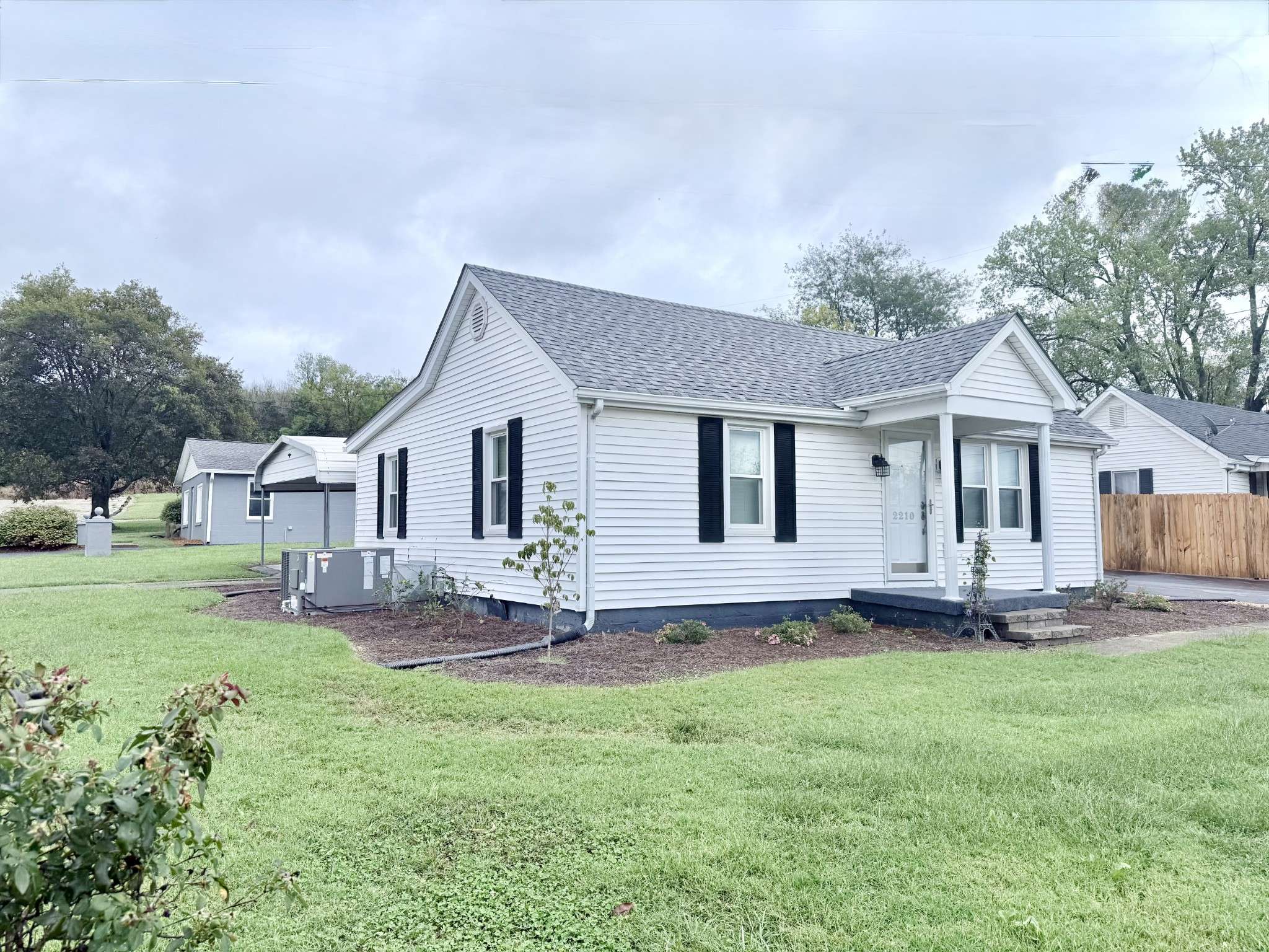 2210 Princeton Rd, Hopkinsville, KY 42240