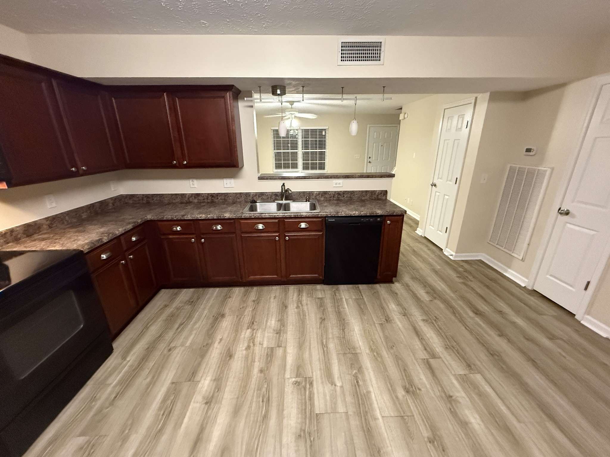 1040 Shaman Xing, Murfreesboro, TN 37128