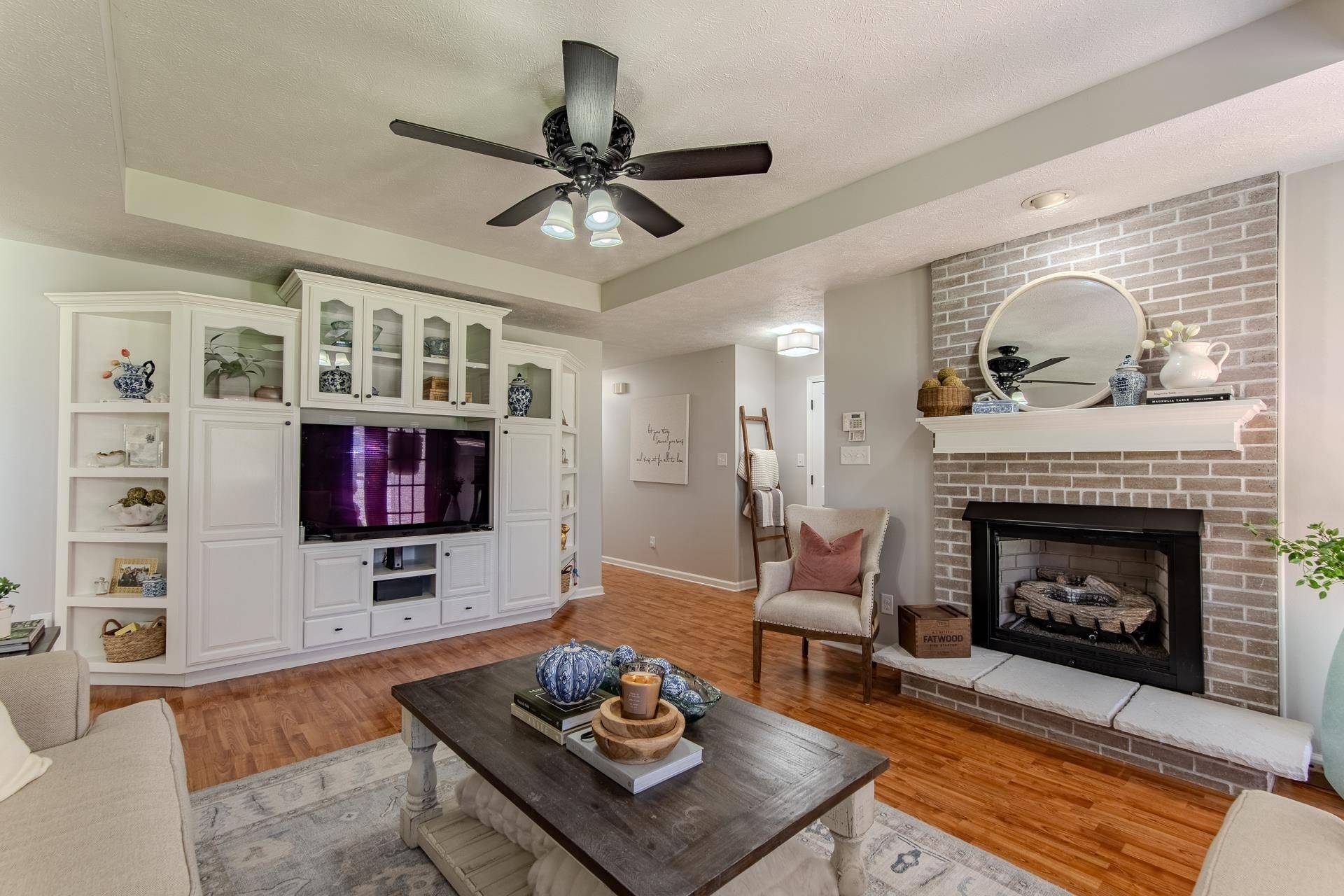 224 WILLOW DR, Adamsville, TN 38310