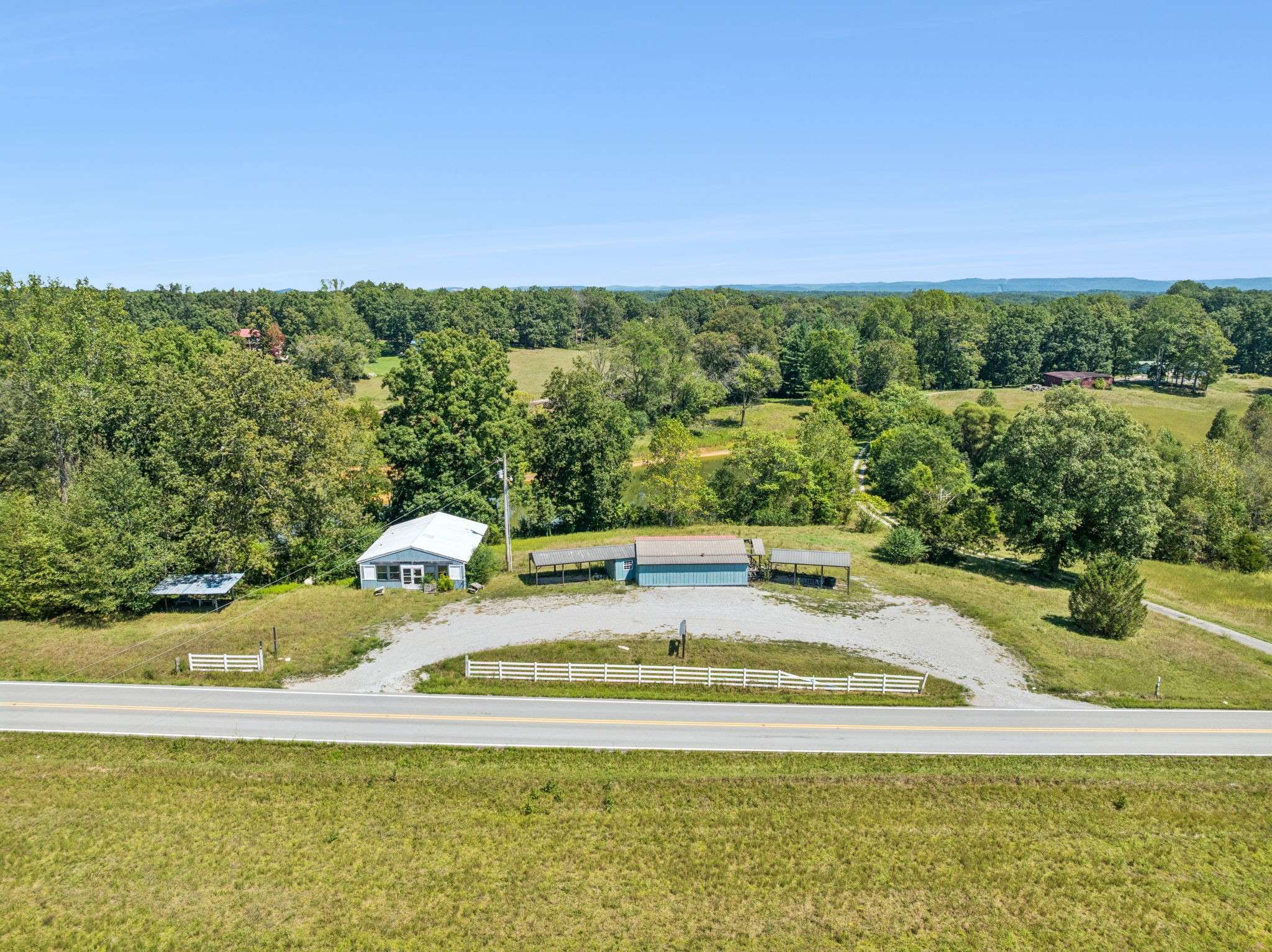 8272 Burgess Falls Rd, Baxter, TN 38544