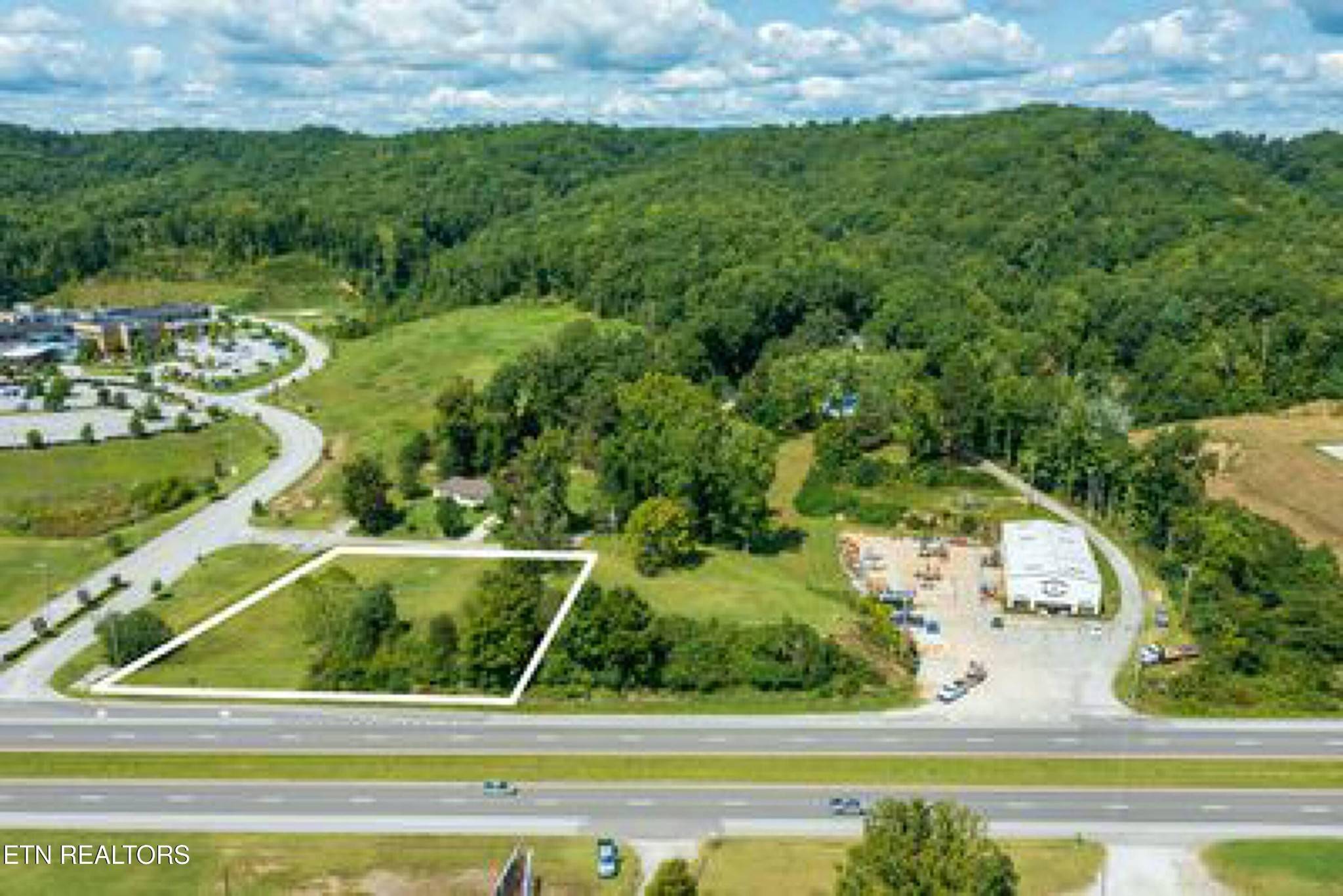 2220 Roane State Hwy, Harriman, TN 37748