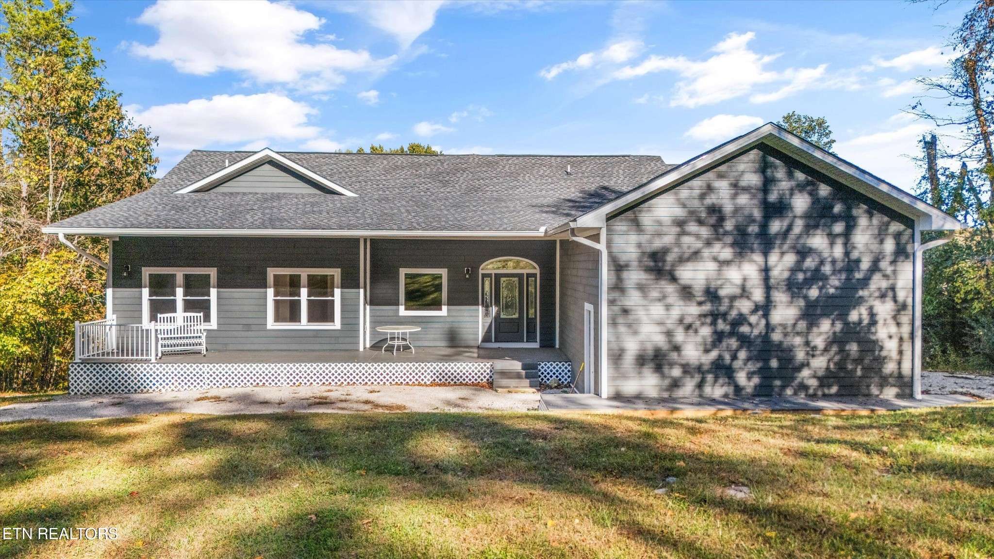 620 E Norris Point Rd, La Follette, TN 37766