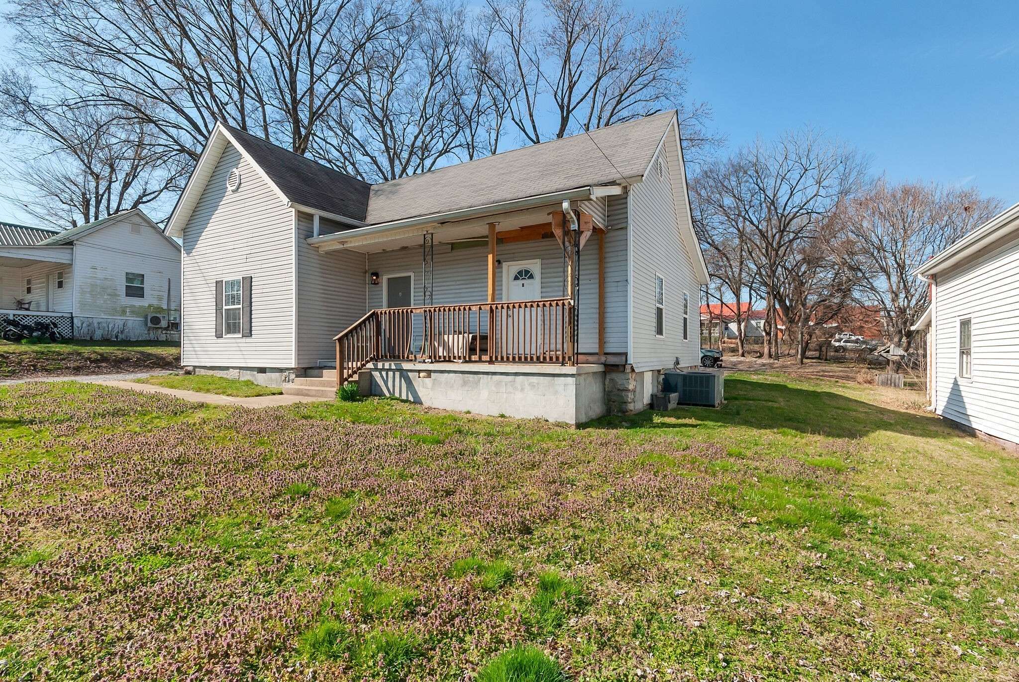 1510 S Main Street, Columbia, TN 38401