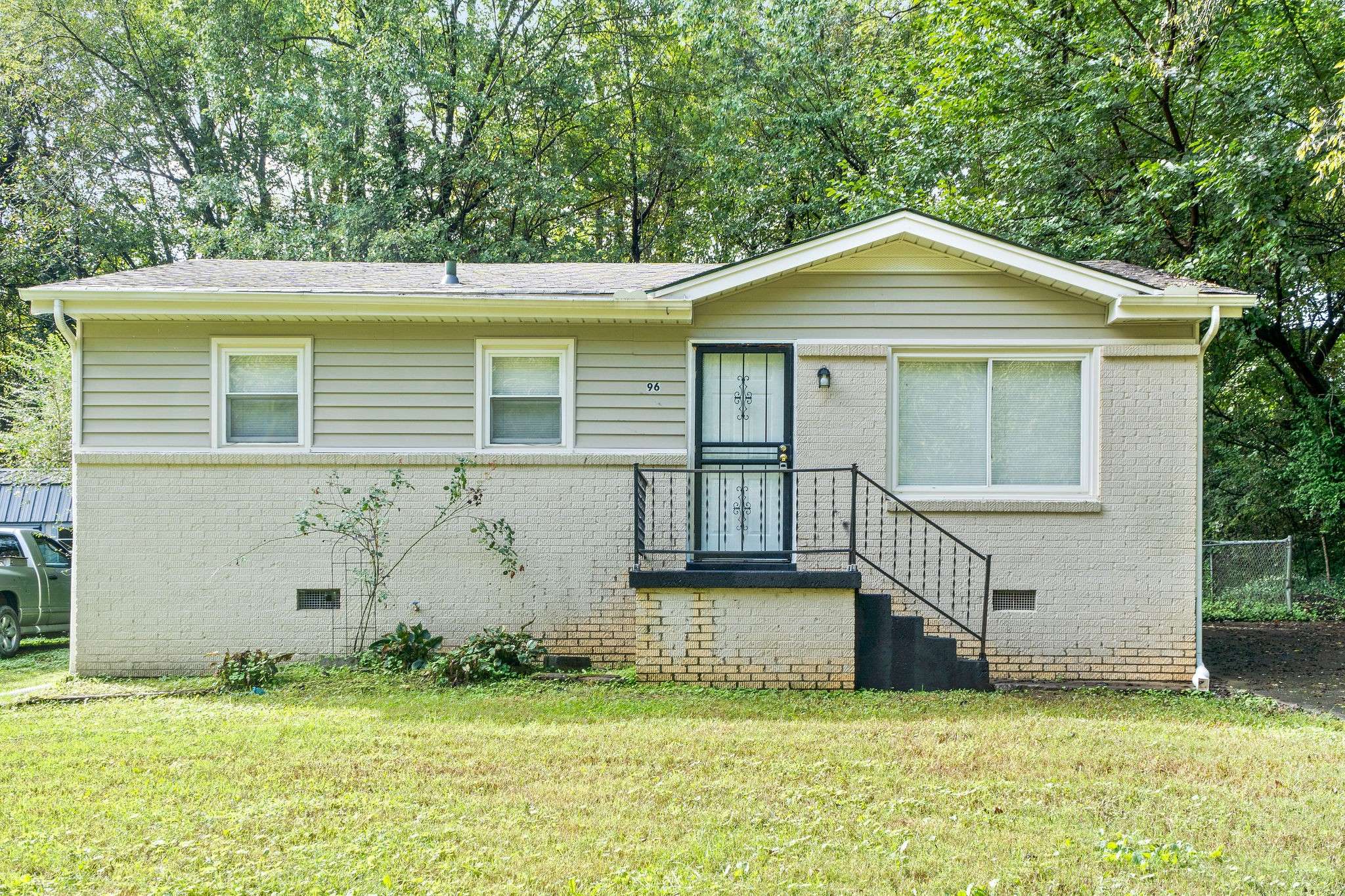 96 Chapel St, Clarksville, TN 37042
