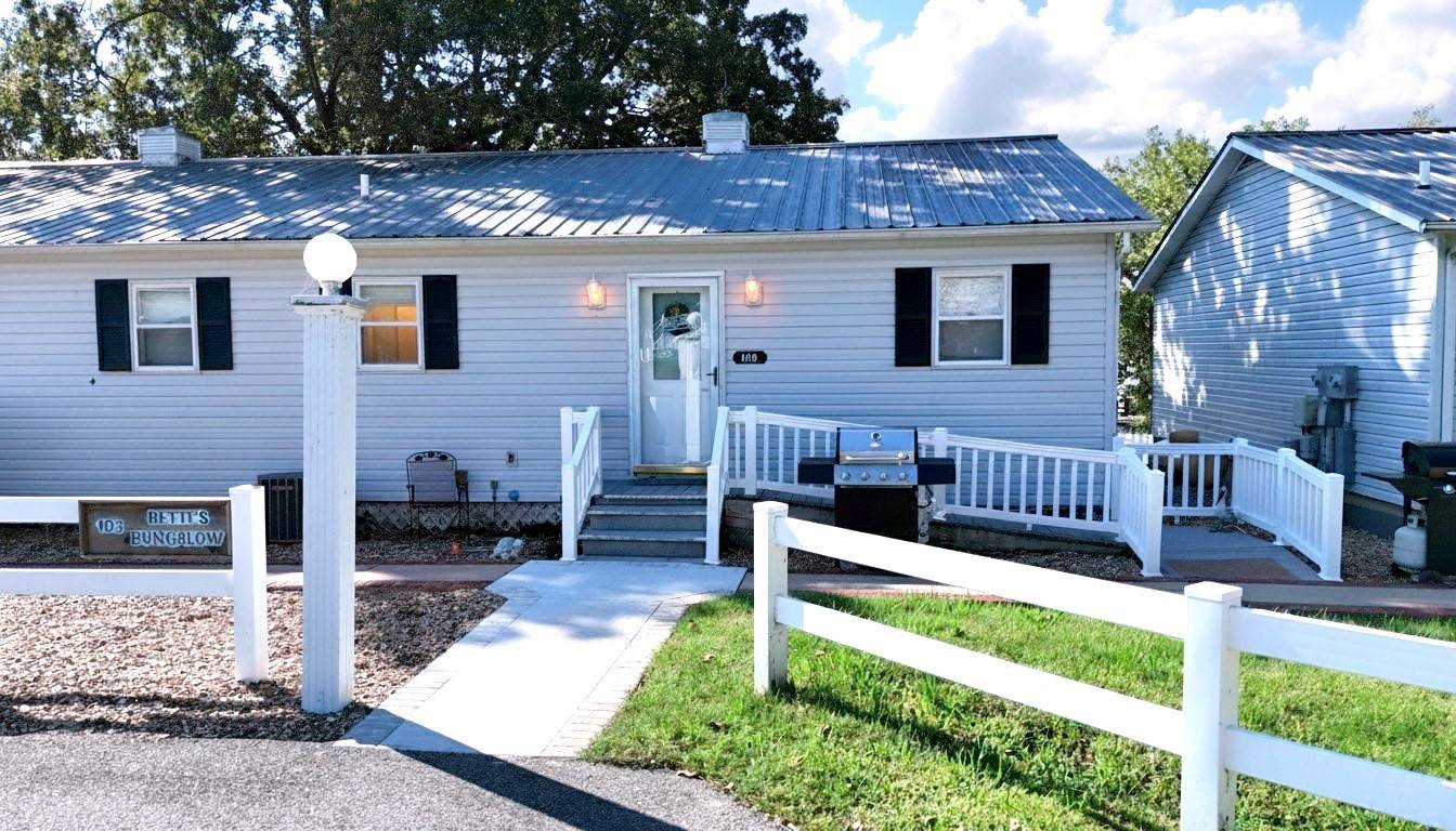 103 HARBORVIEW, Grand Rivers, KY 42045