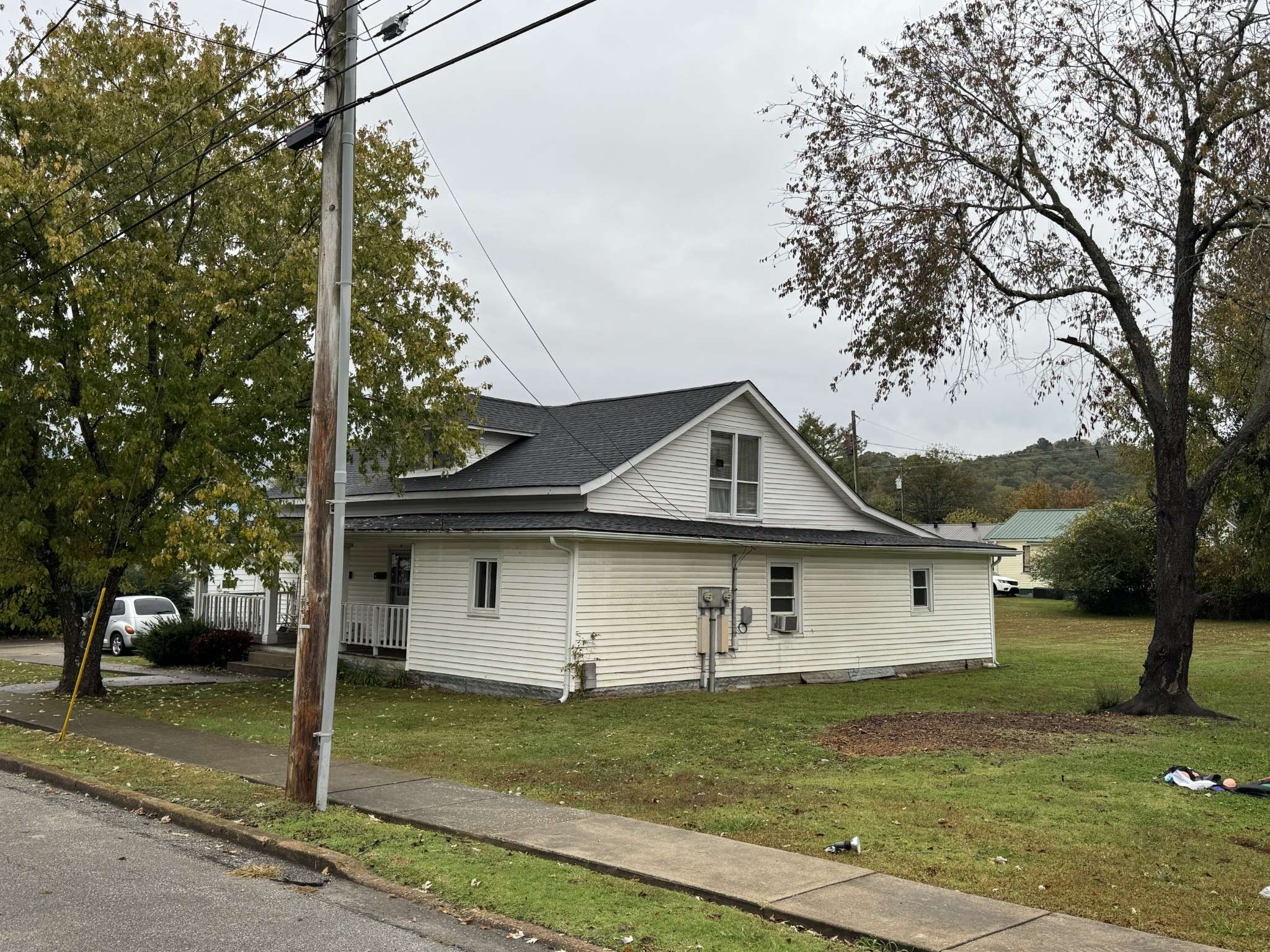 303 Jefferson Ave #E, Carthage, TN 37030