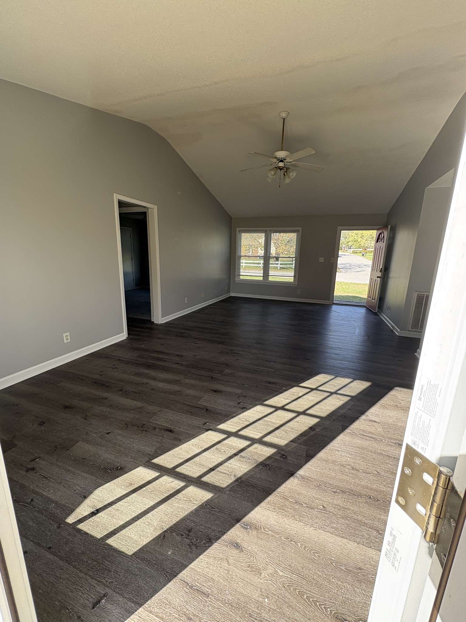1494 Sunshine Dr, Clarksville, TN 37042