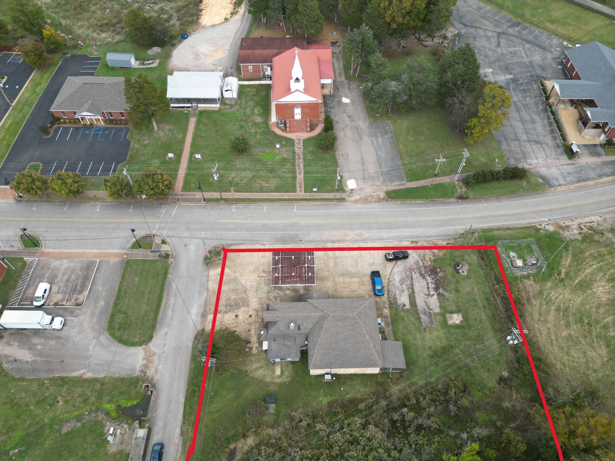 304 Main St, Clifton, TN 38425