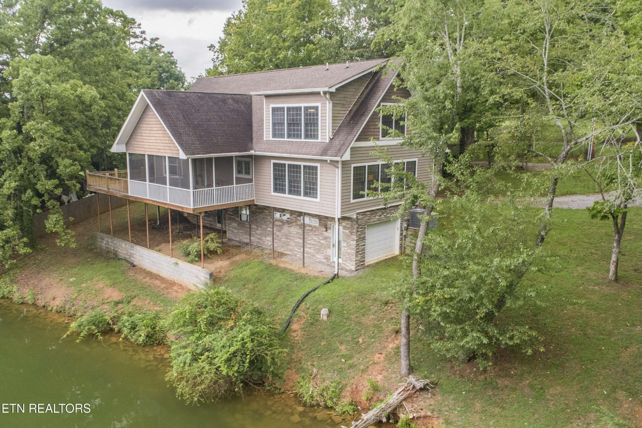 4193 Parris Drive, Lenoir City, TN 37772