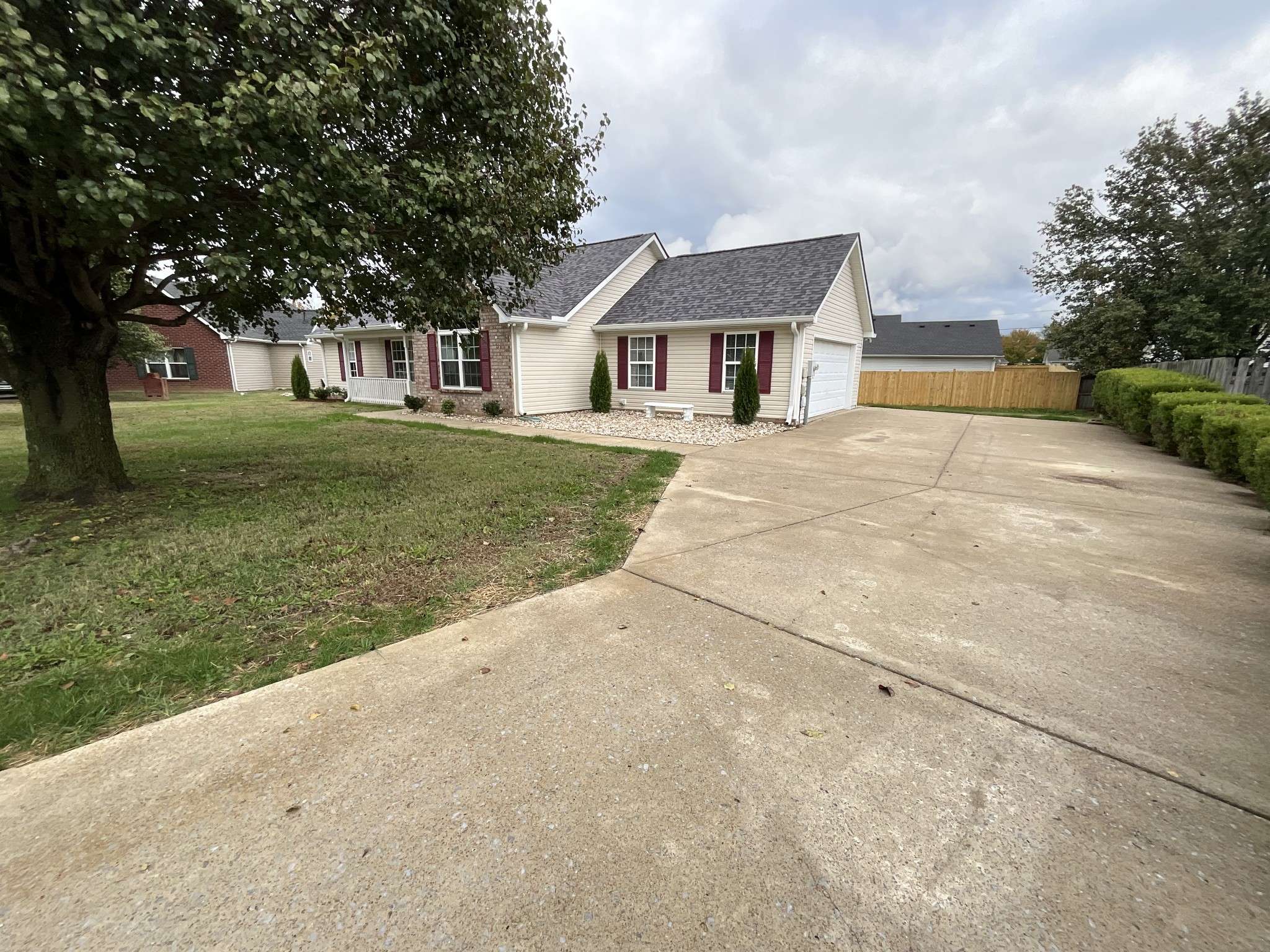 2712 Pickards Pt, La Vergne, TN 37086