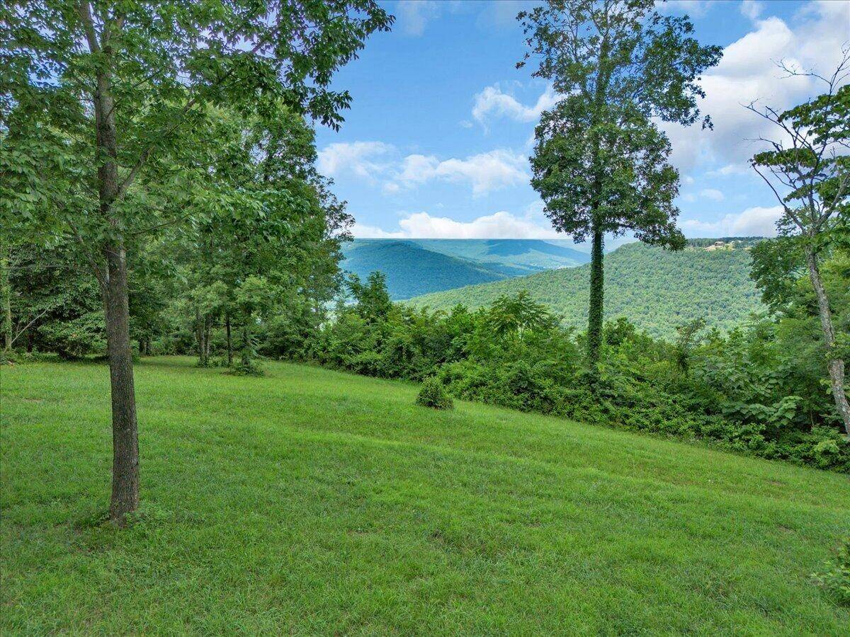 725 Sunset Circle, Jasper, TN 37347