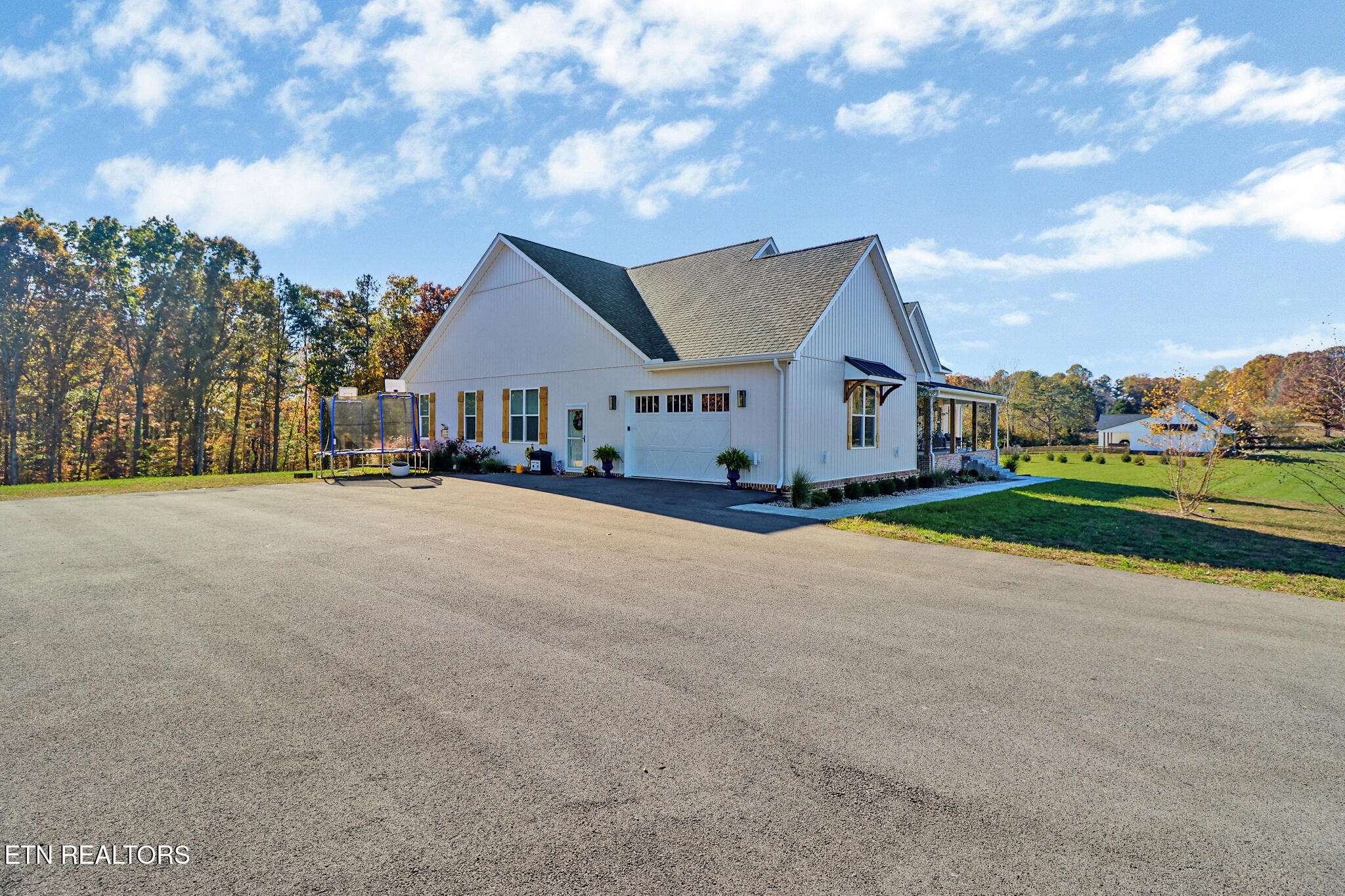 422 Peach Lane, Jamestown, TN 38556
