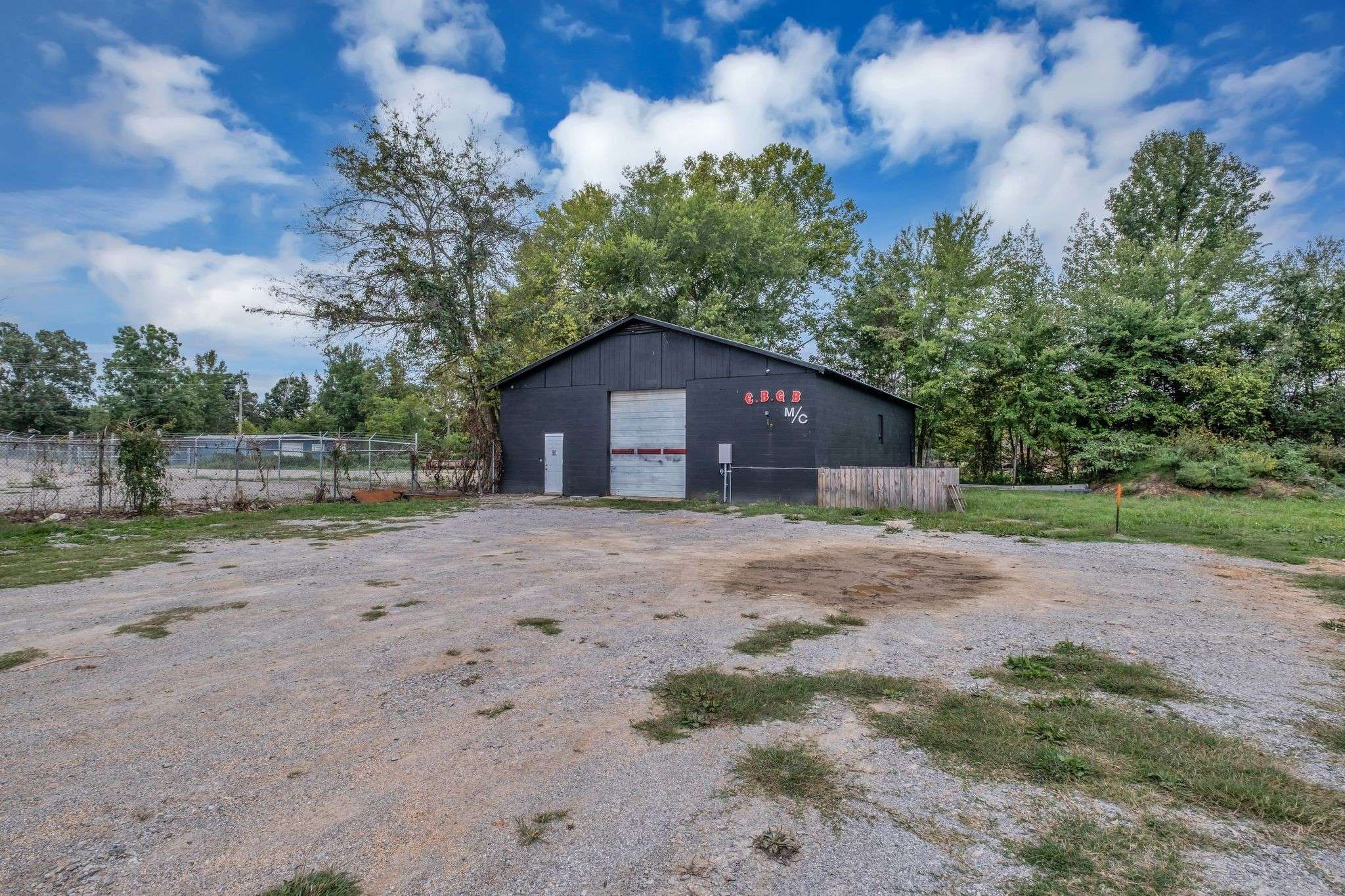 1409C Buffalo Rd, Lawrenceburg, TN 38464