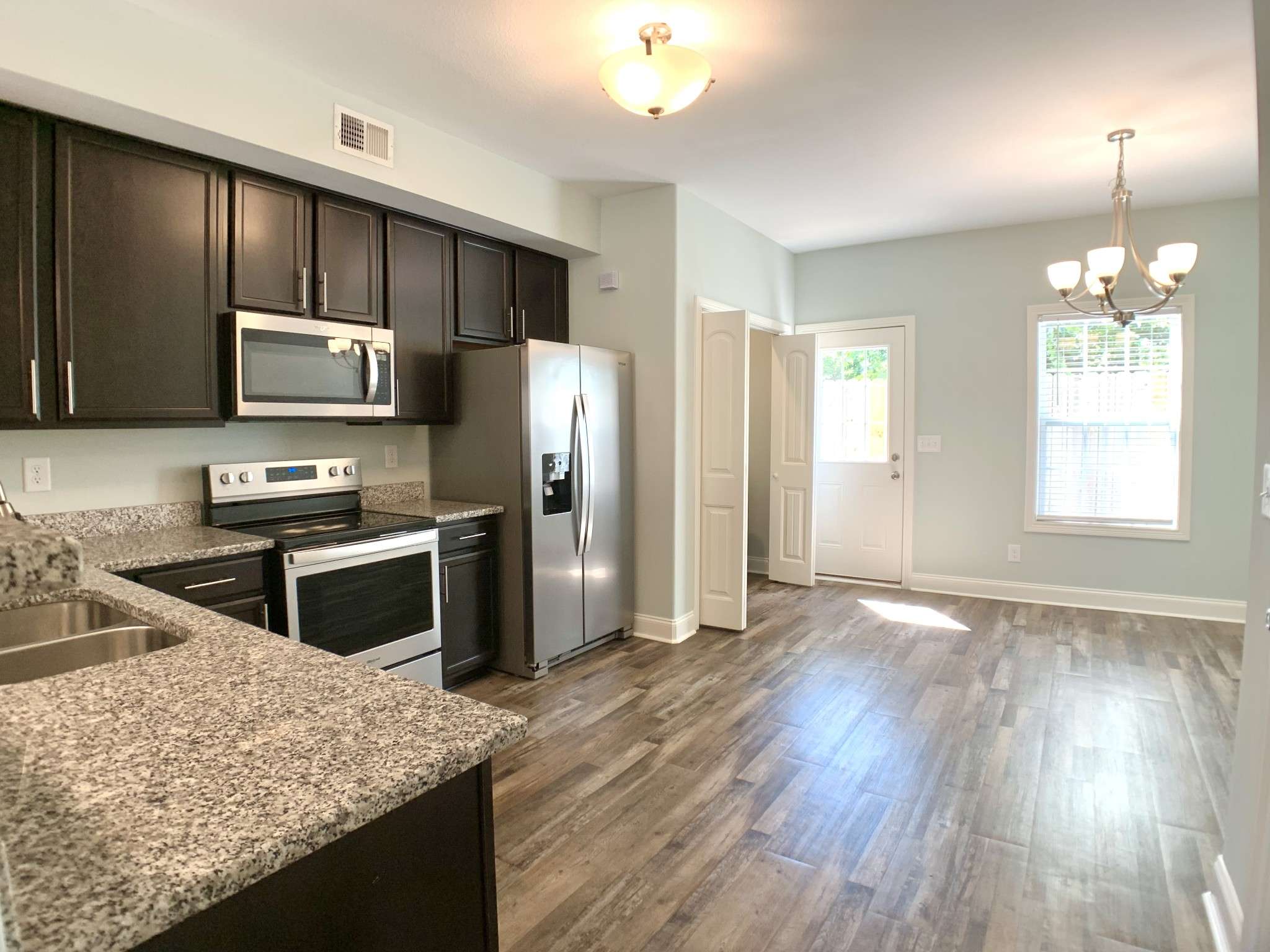 2090 Tynewood Dr, Clarksville, TN 37042