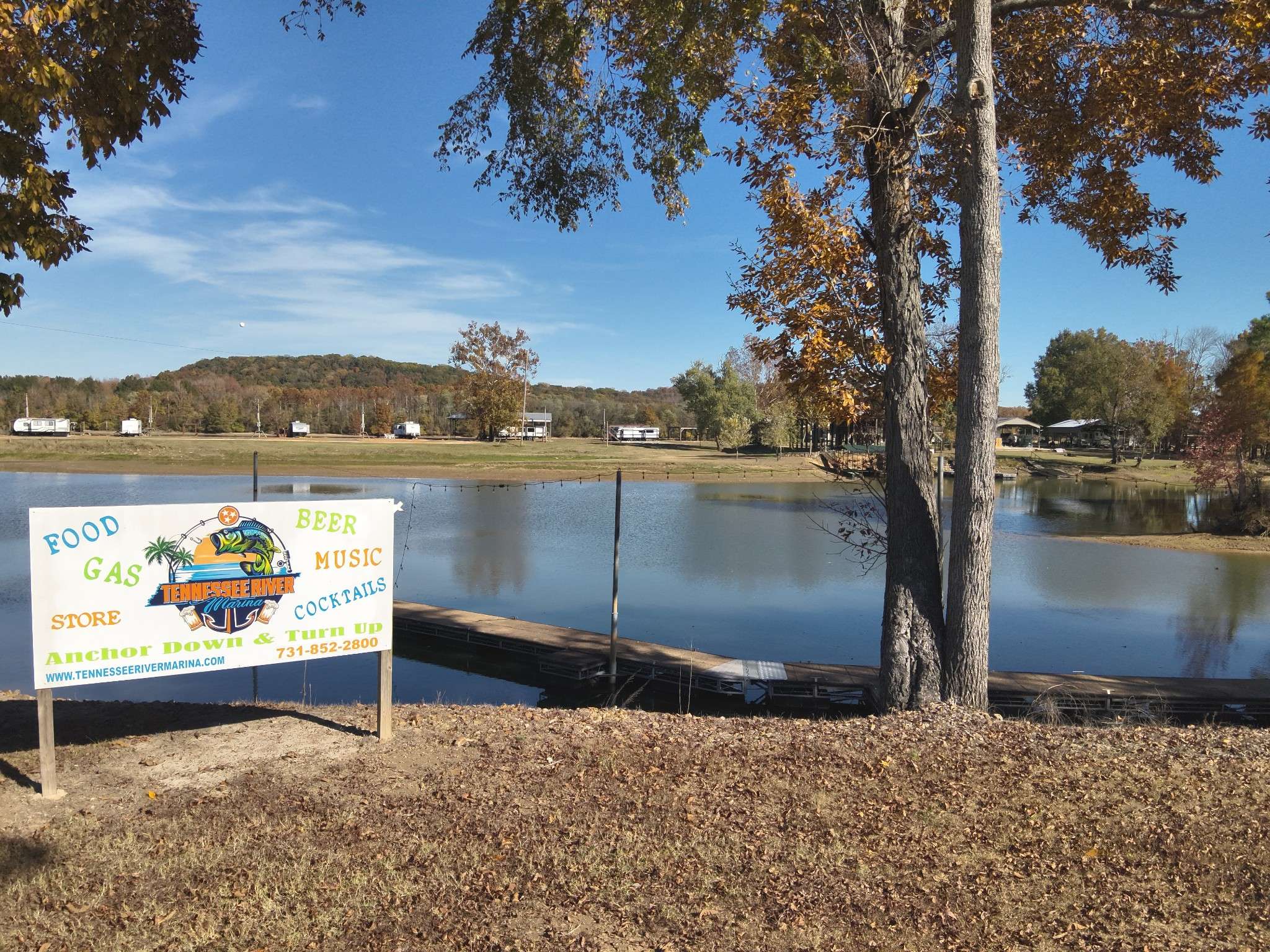 388 Yarbro Harbor Dr, Decaturville, TN 38329