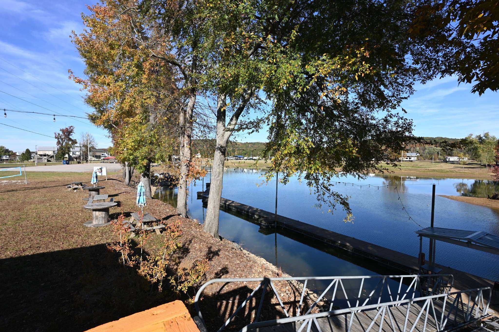 388 Yarbro Harbor Dr, Decaturville, TN 38329