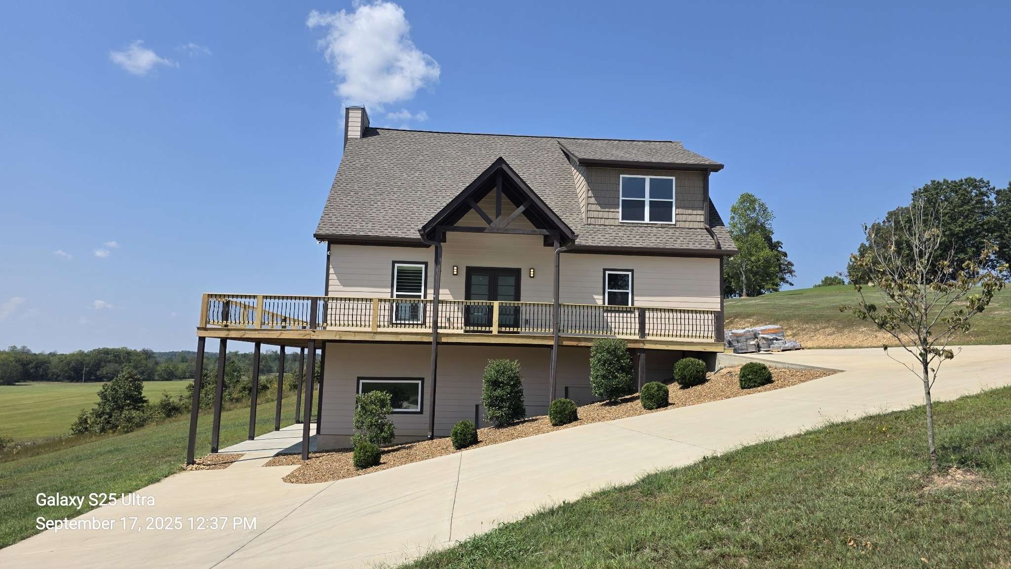 37 Lakeview Dr, Summertown, TN 38483