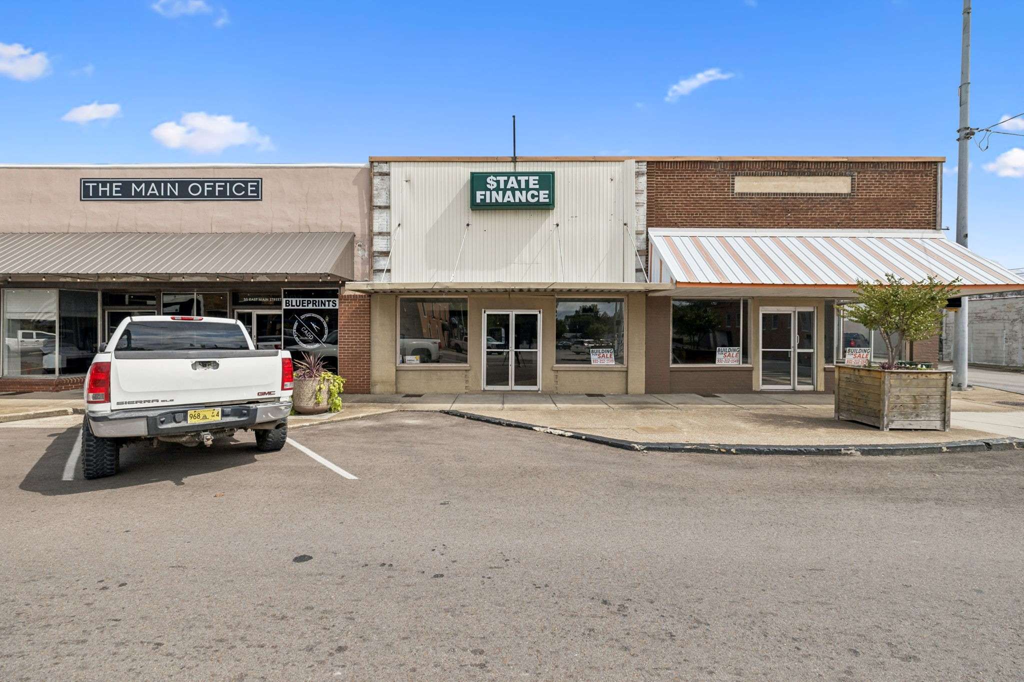 37 E Main St, Hohenwald, TN 38462