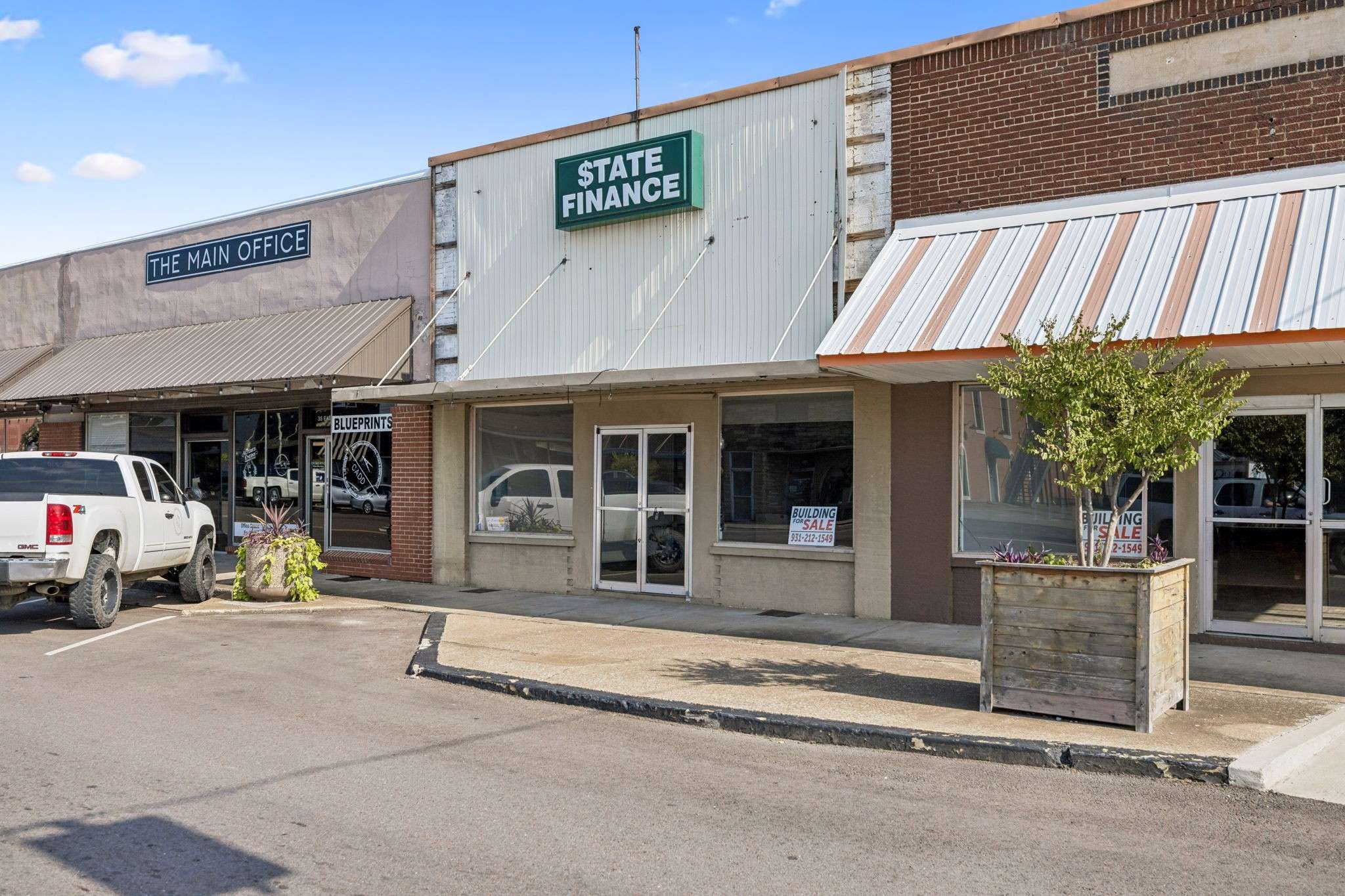 37 E Main St, Hohenwald, TN 38462