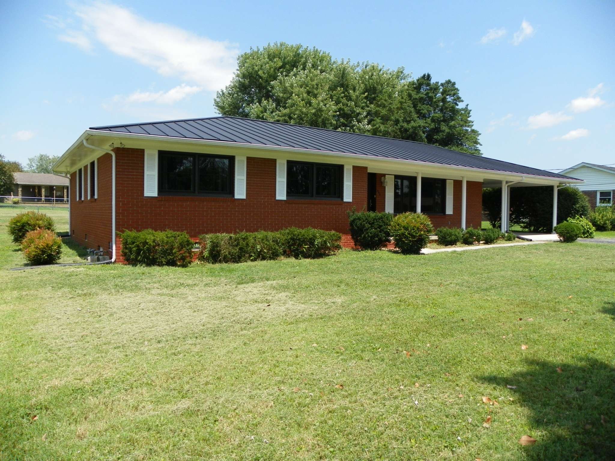 202 Gillen Dr, Sparta, TN 38583