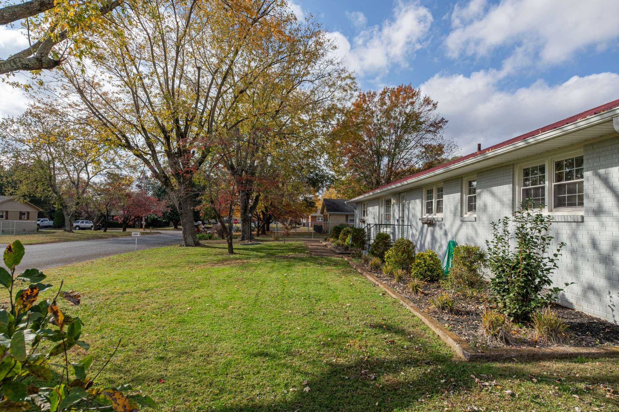 502 9th St, Lawrenceburg, TN 38464