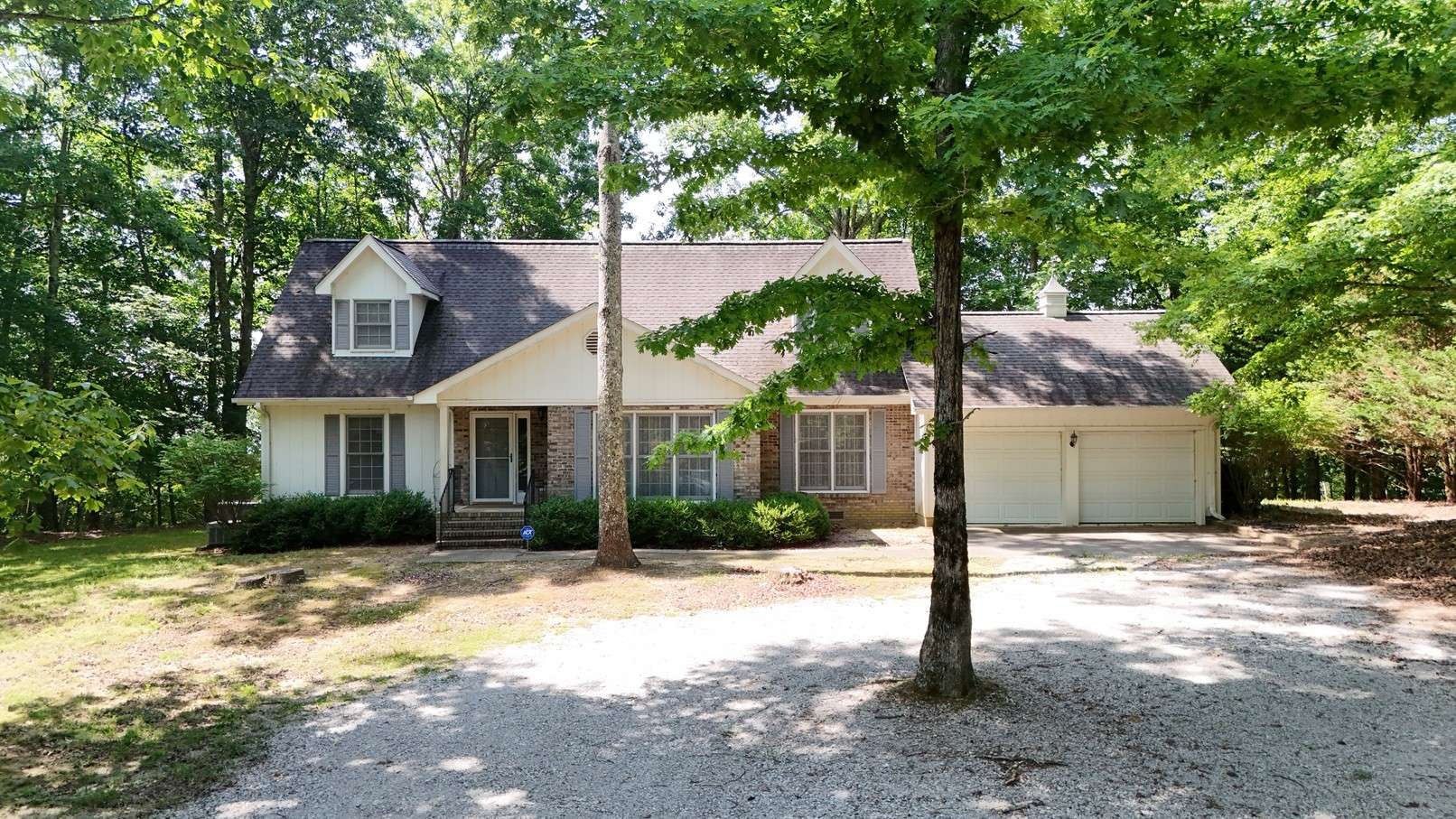 1454 Stage Coach Rd, Sewanee, TN 37375