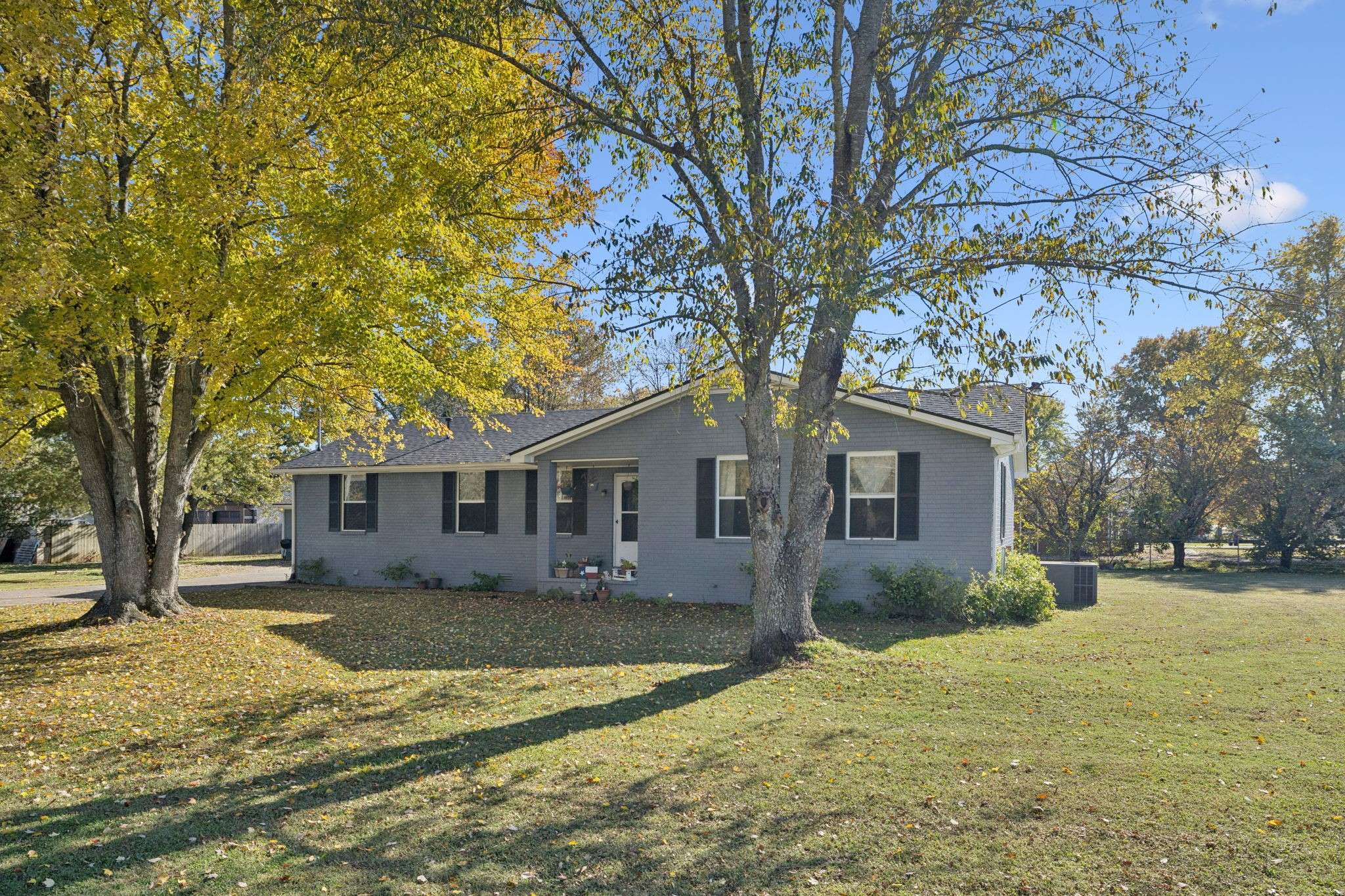 6002 Creekmont Dr, Murfreesboro, TN 37129