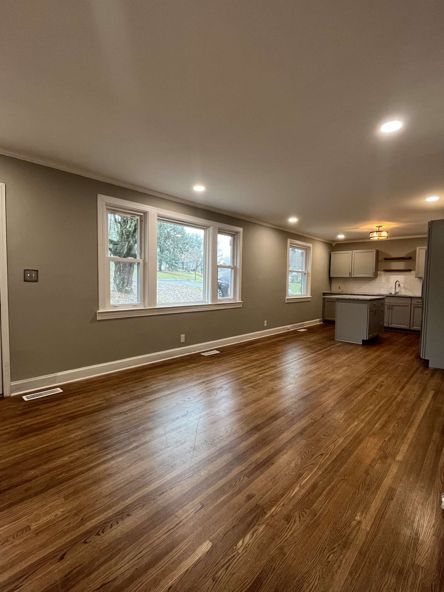 1690 Valley Rd, Clarksville, TN 37043