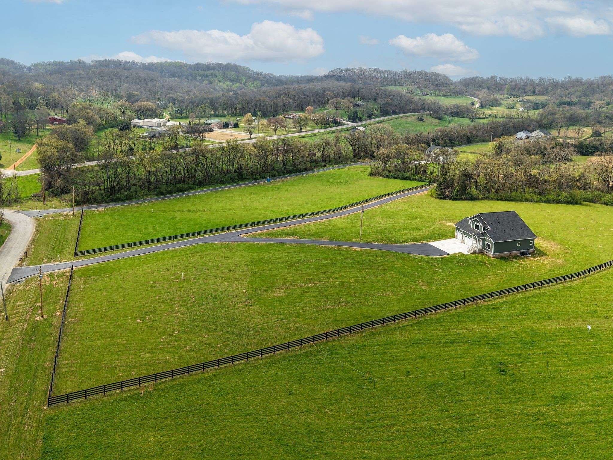 3327 Booker Ridge Rd, Mount Pleasant, TN 38474