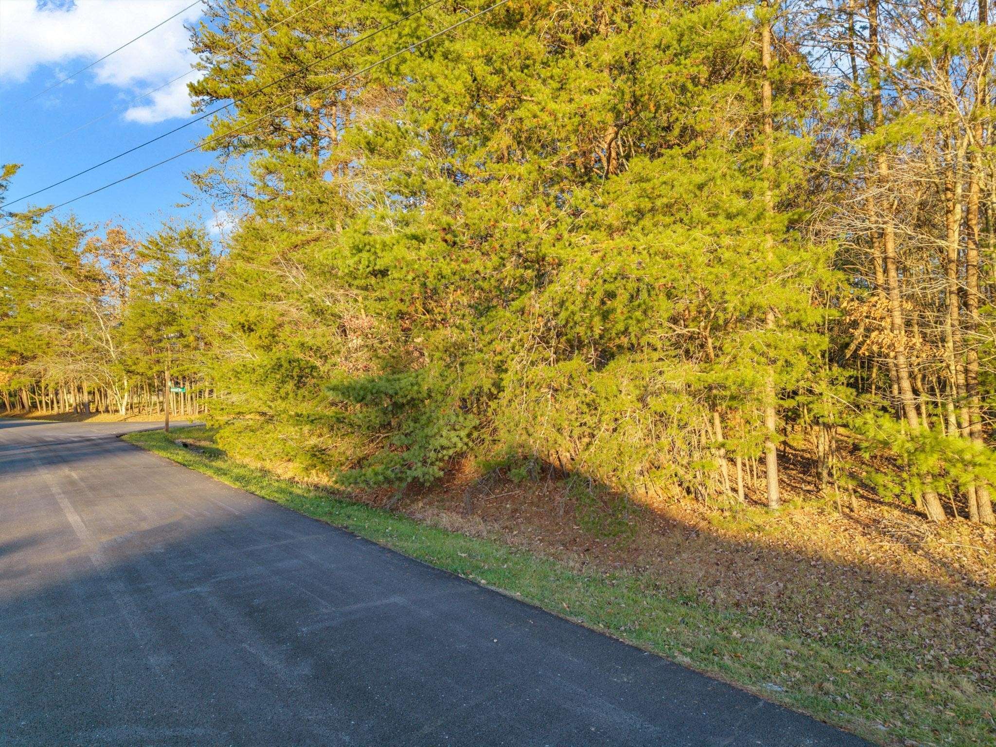 19 Inwood Dr, Crossville, TN 38558