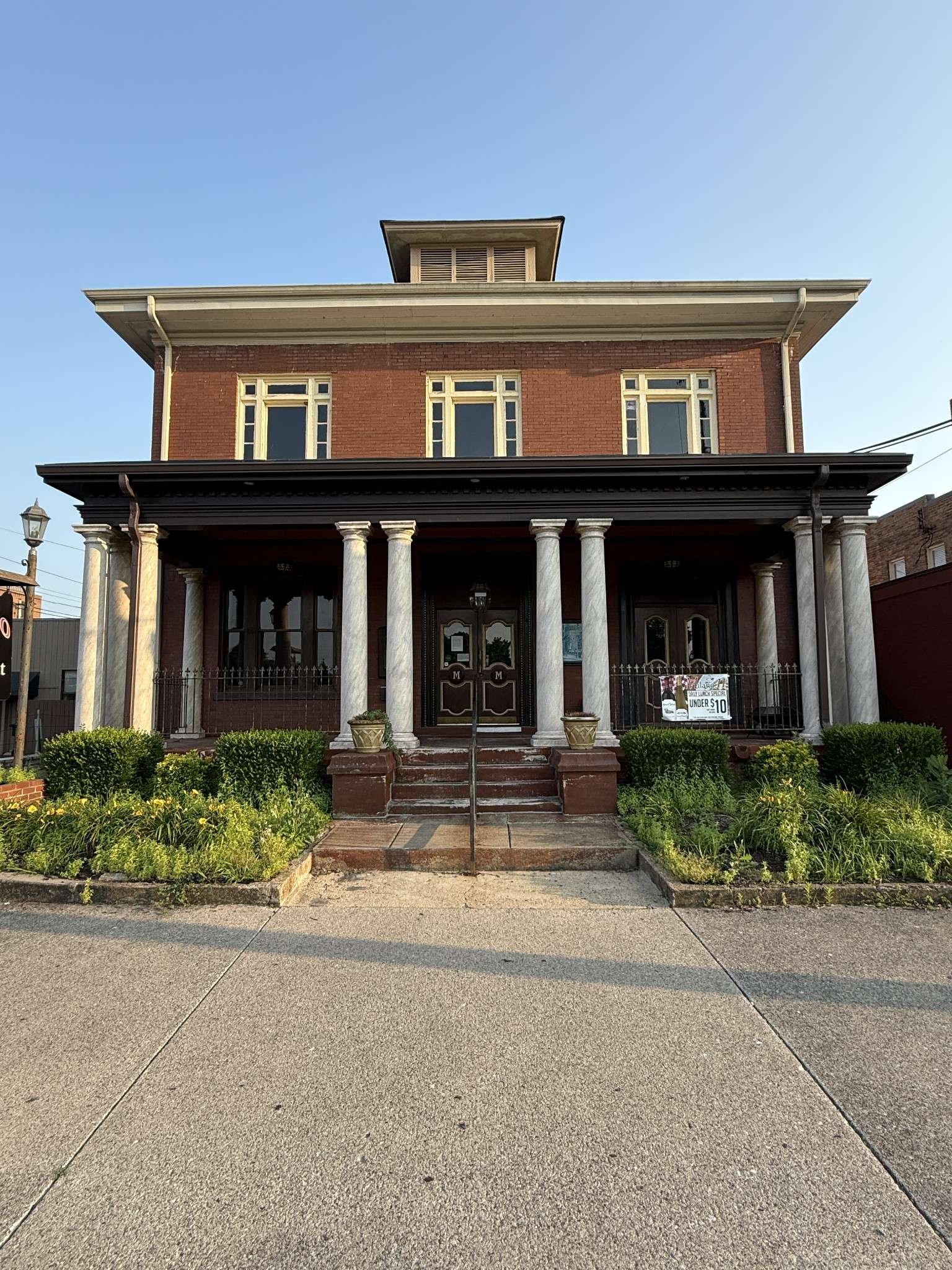 114 E College St, Murfreesboro, TN 37130