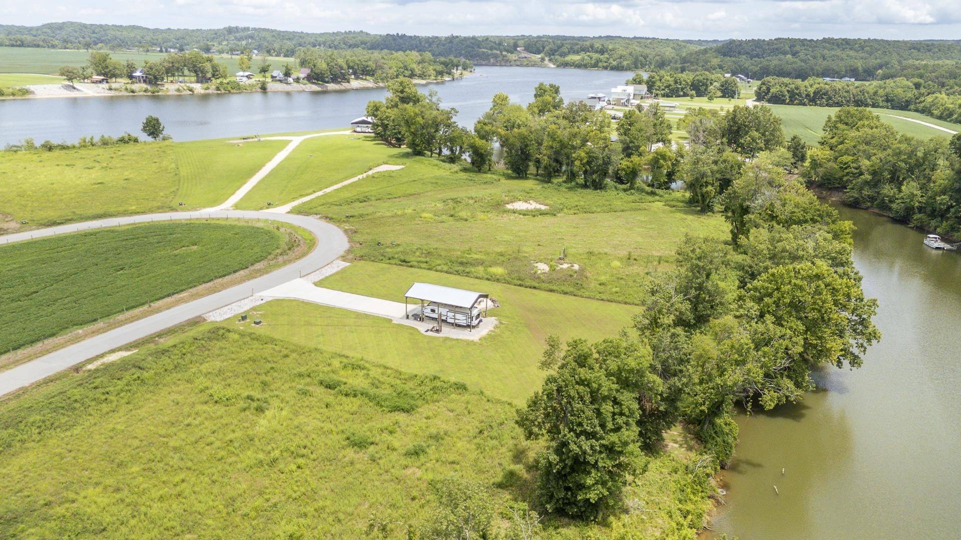6425 CRAVENS RD, Savannah, TN 38372