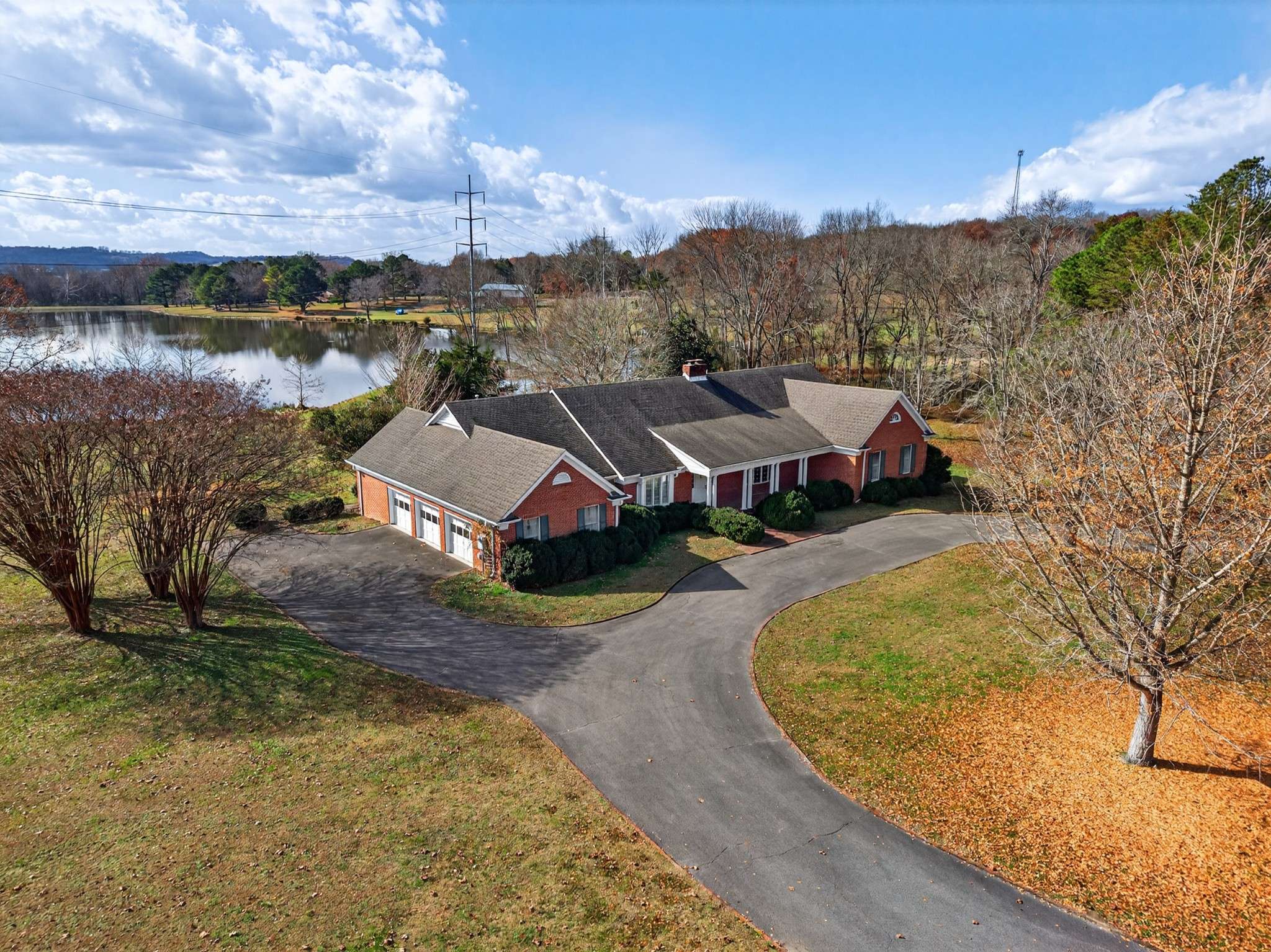51 Timberlake Dr, Fayetteville, TN 37334