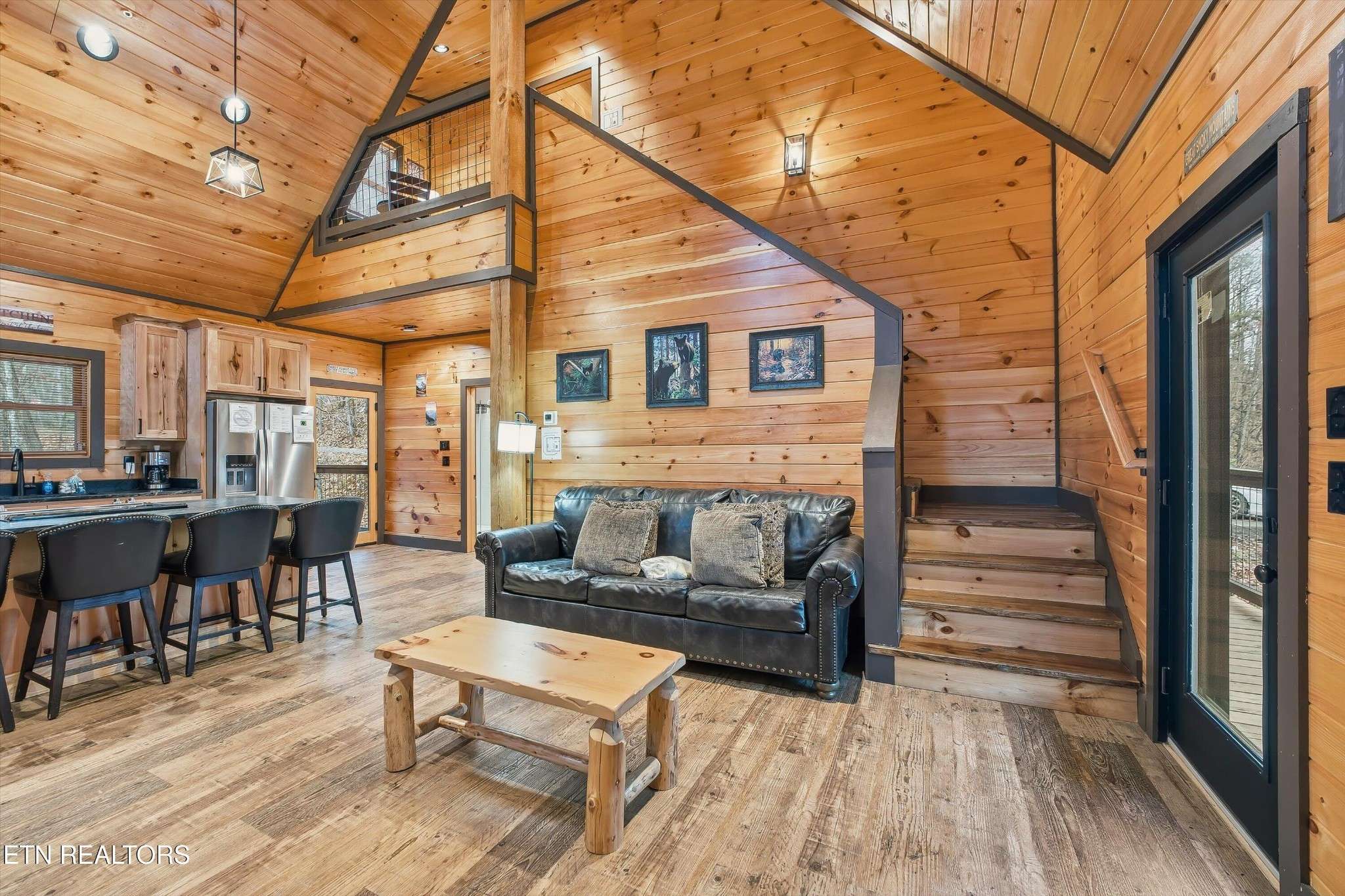 1104 Laddie Buck Lane, Gatlinburg, TN 37738