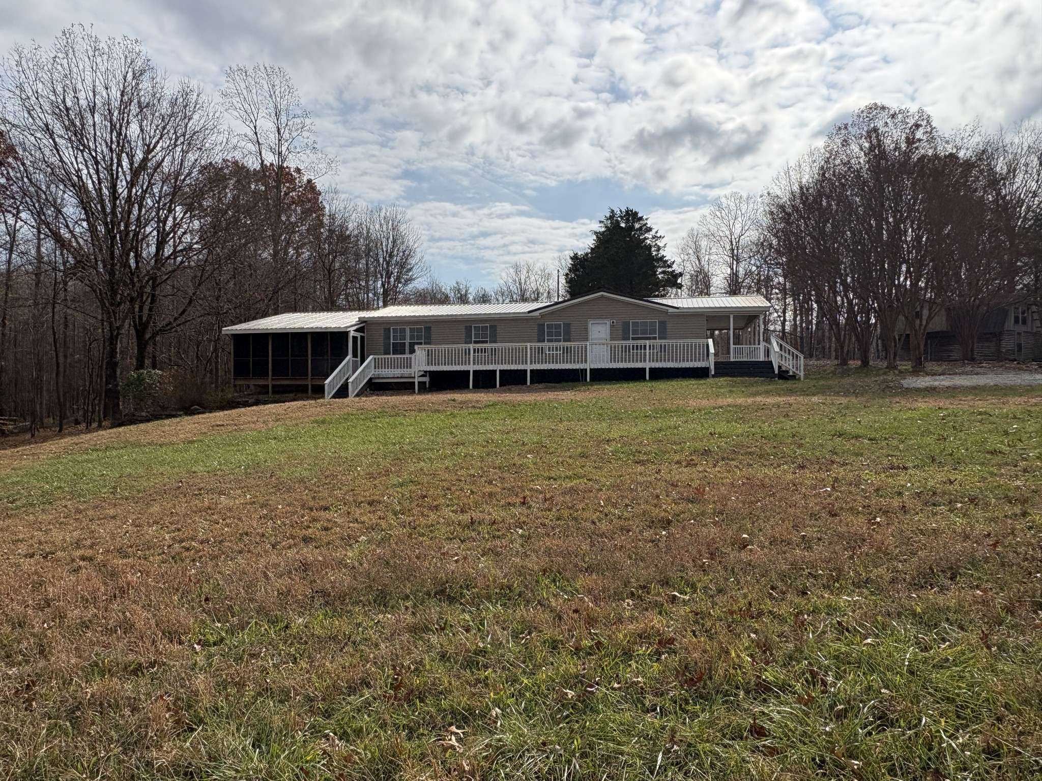 298 Leonard Jackson Rd, Waynesboro, TN 38485