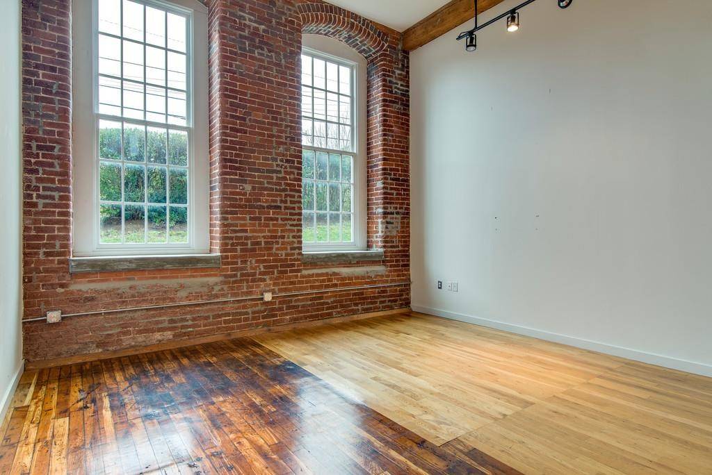 1350 Rosa L Parks Blvd #239, Nashville, TN 37208