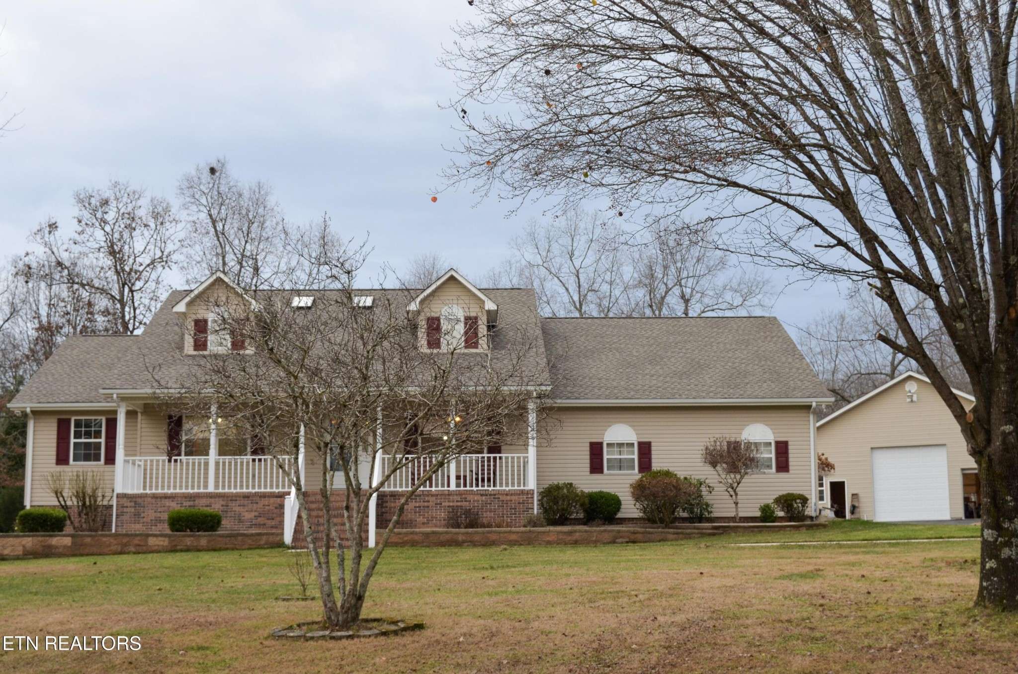 170 Pin Oak Lane, Crossville, TN 38555