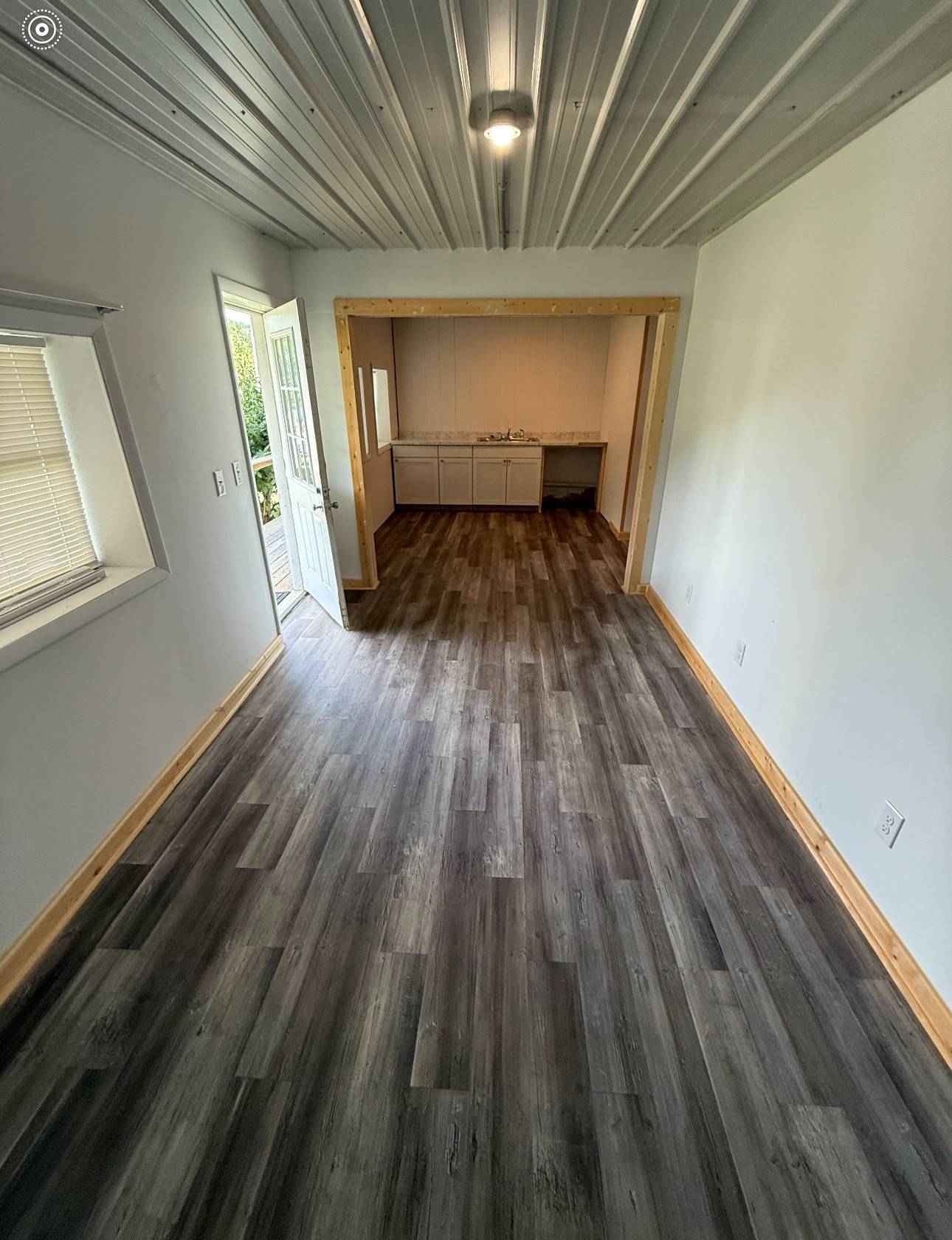 18 Langford Ln, Celina, TN 38551