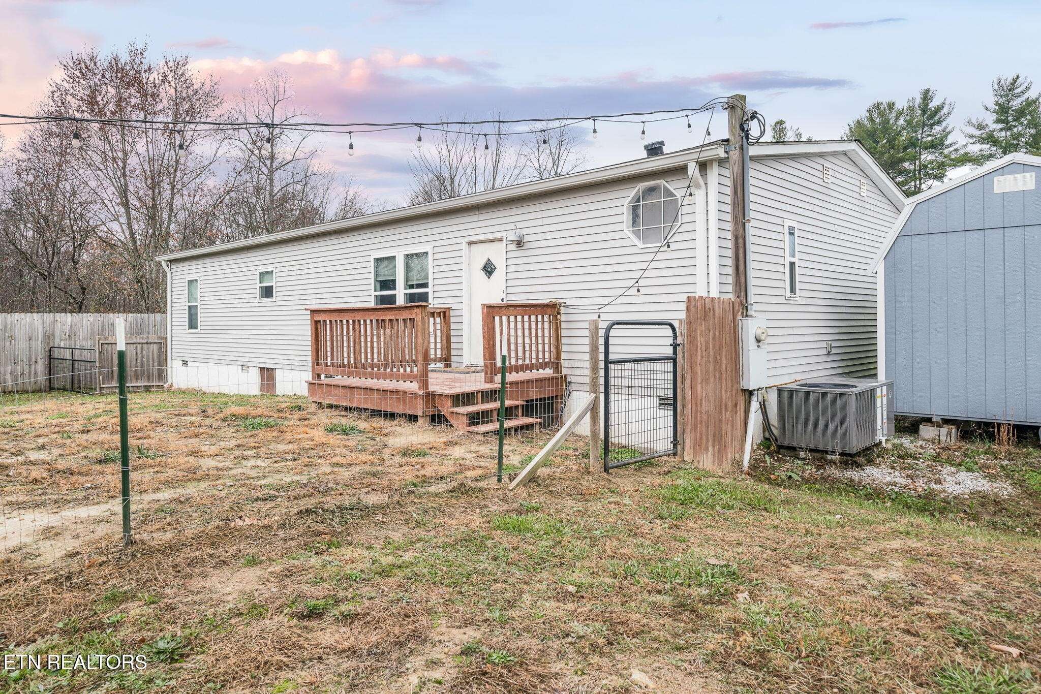 219 N Lowe Rd, Crossville, TN 38571